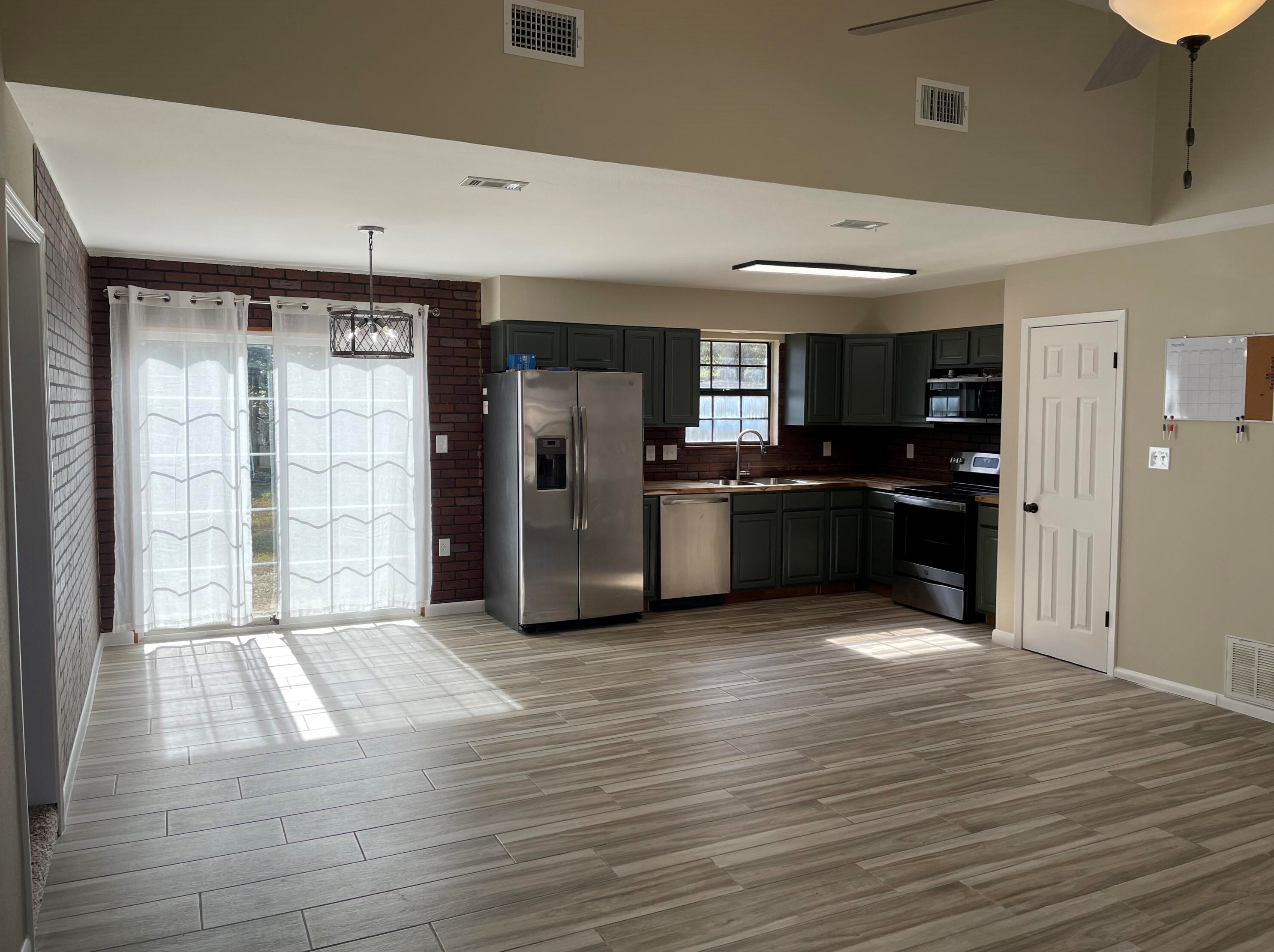 212 Grand Prix Dr, Crestview FL  32536-9295 exterior