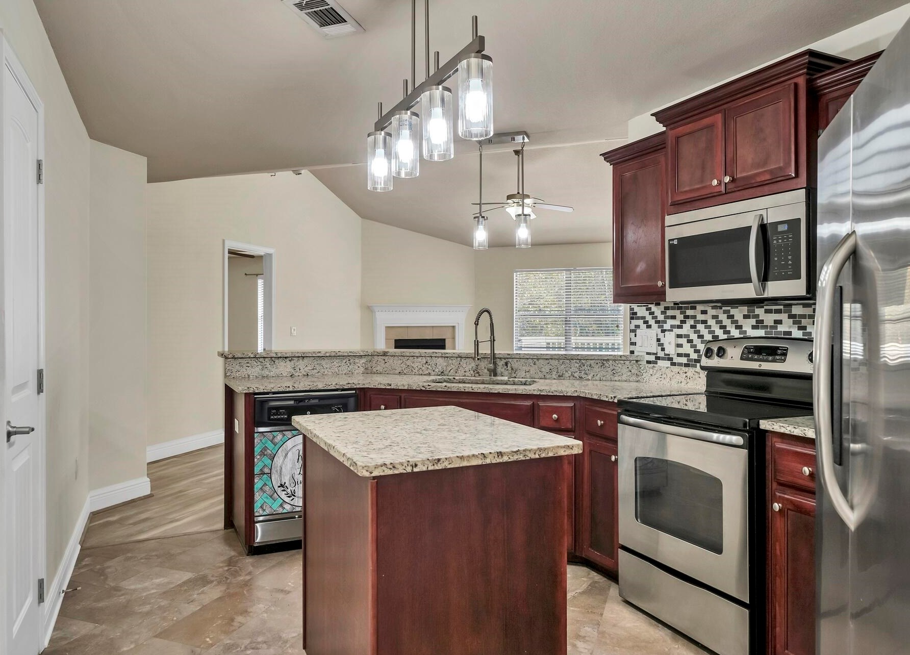 125 Bronze Cir, Crestview FL  32539-4365 exterior