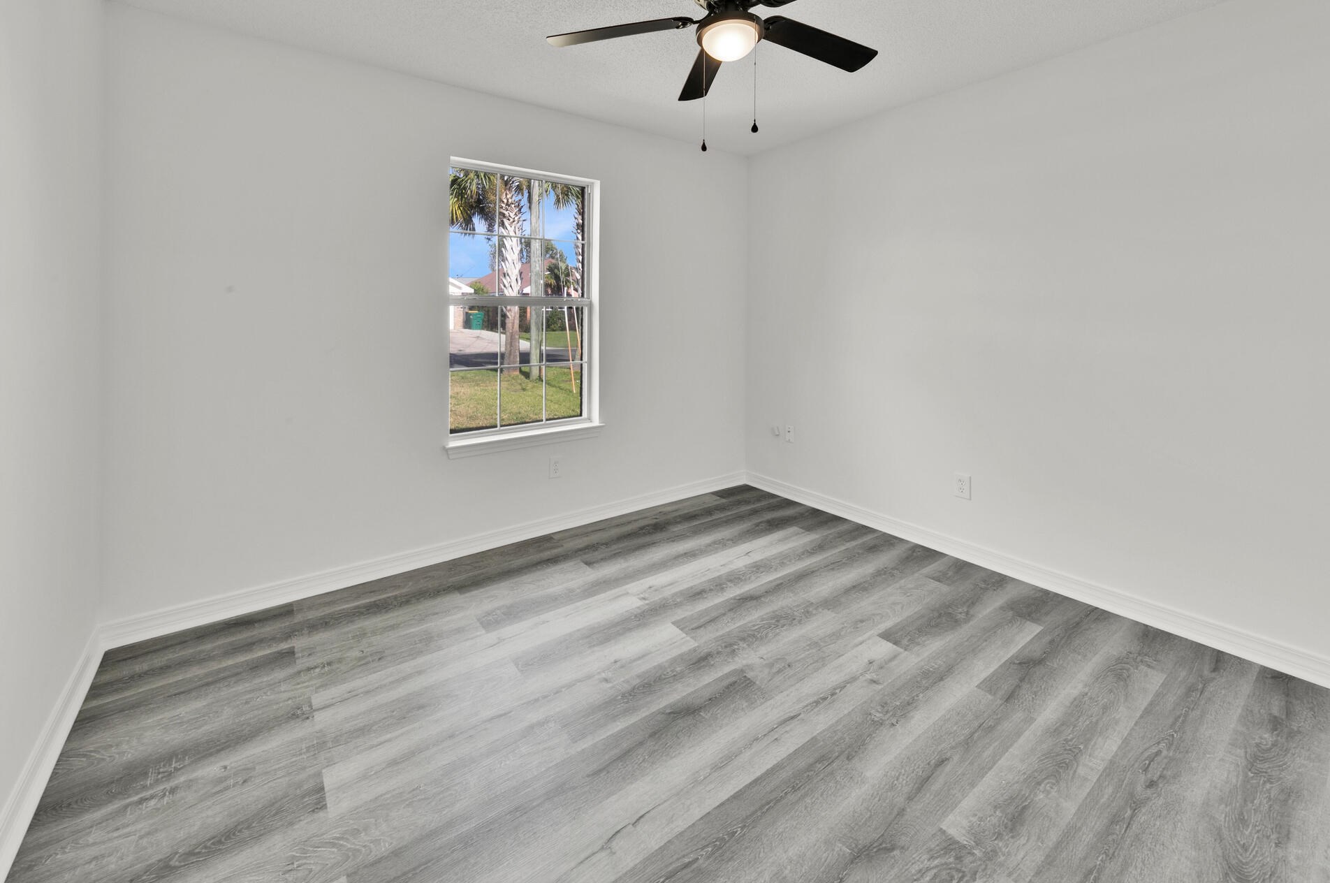 388 Pristine Water Ln, Mary Esther FL  32569-2174 exterior