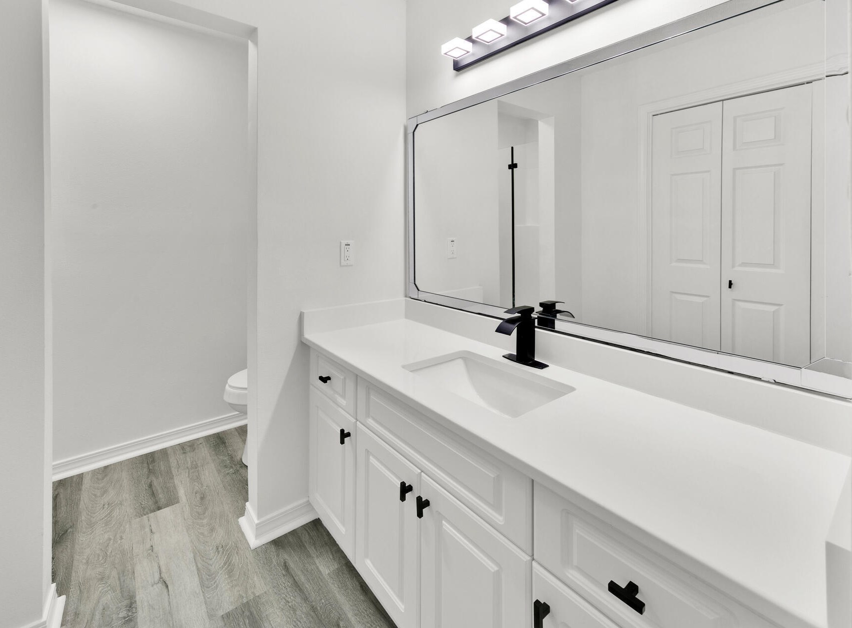 388 Pristine Water Ln, Mary Esther FL  32569-2174 exterior