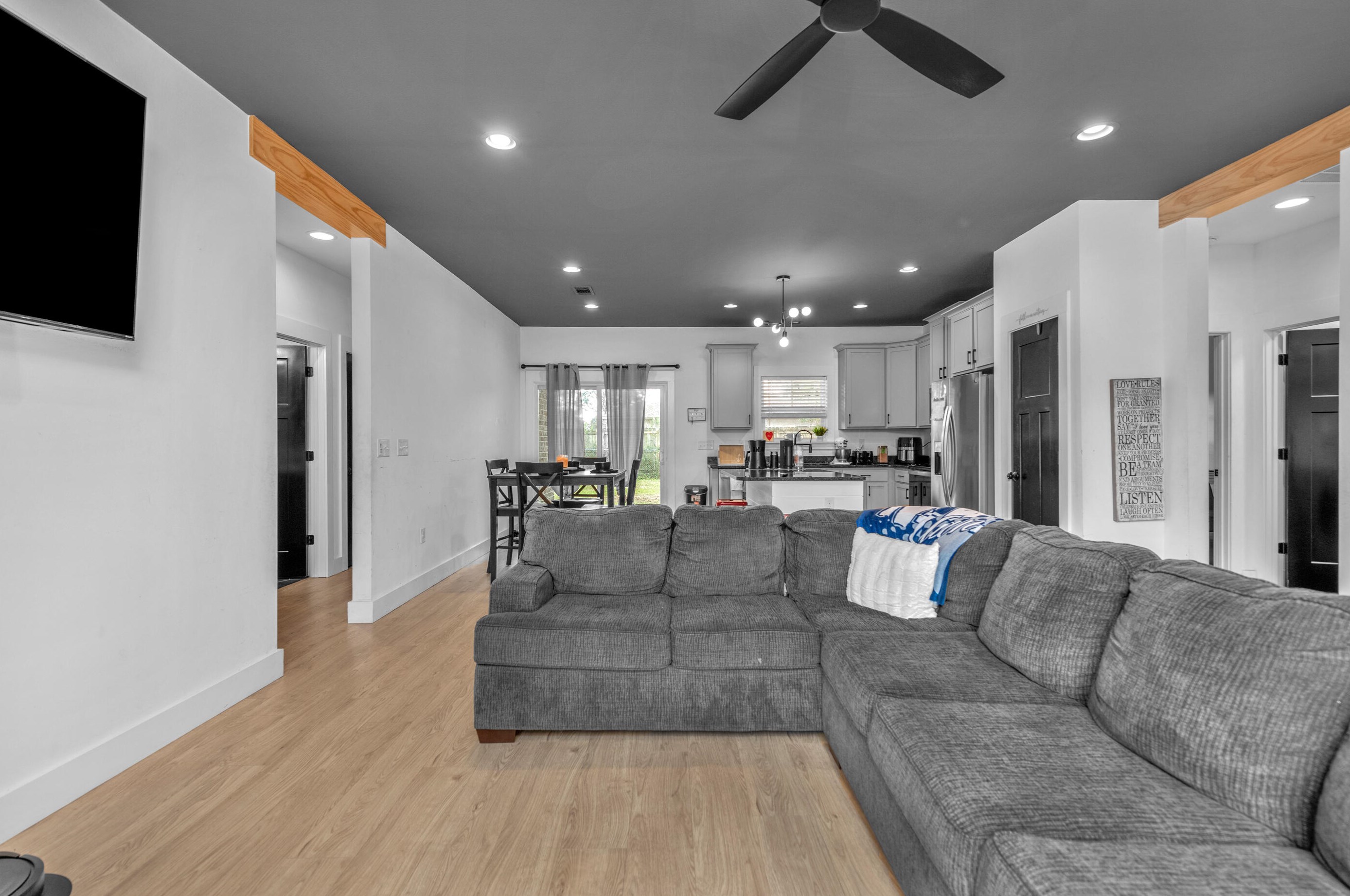 1406 23rd St, Niceville FL  32578-3325 exterior