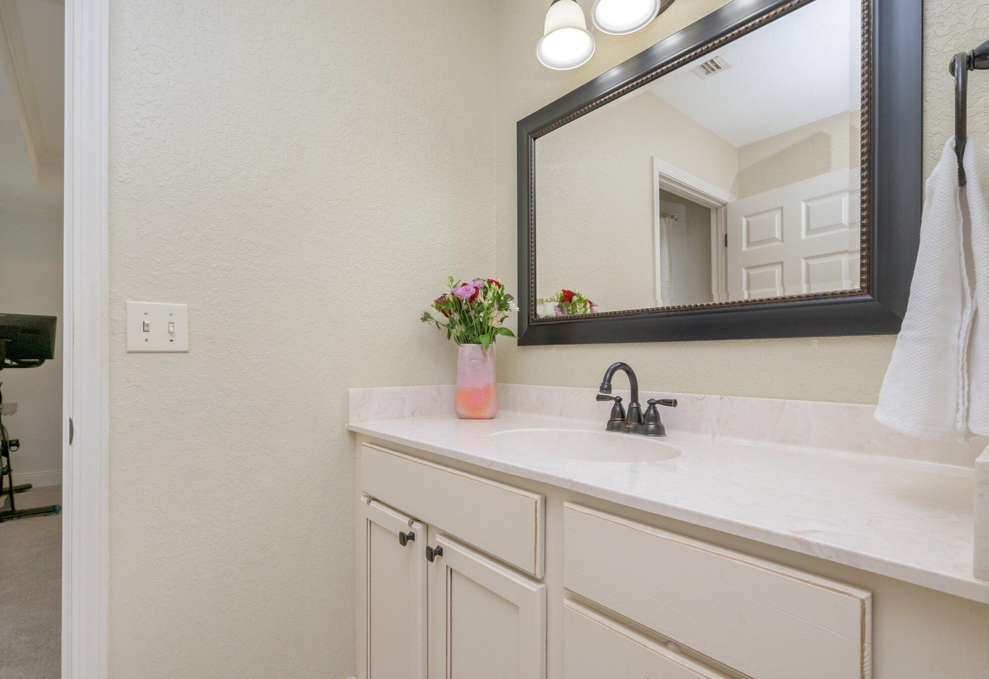 220 Pilgrim Ave, Fort Walton Beach FL  32547-3217 exterior