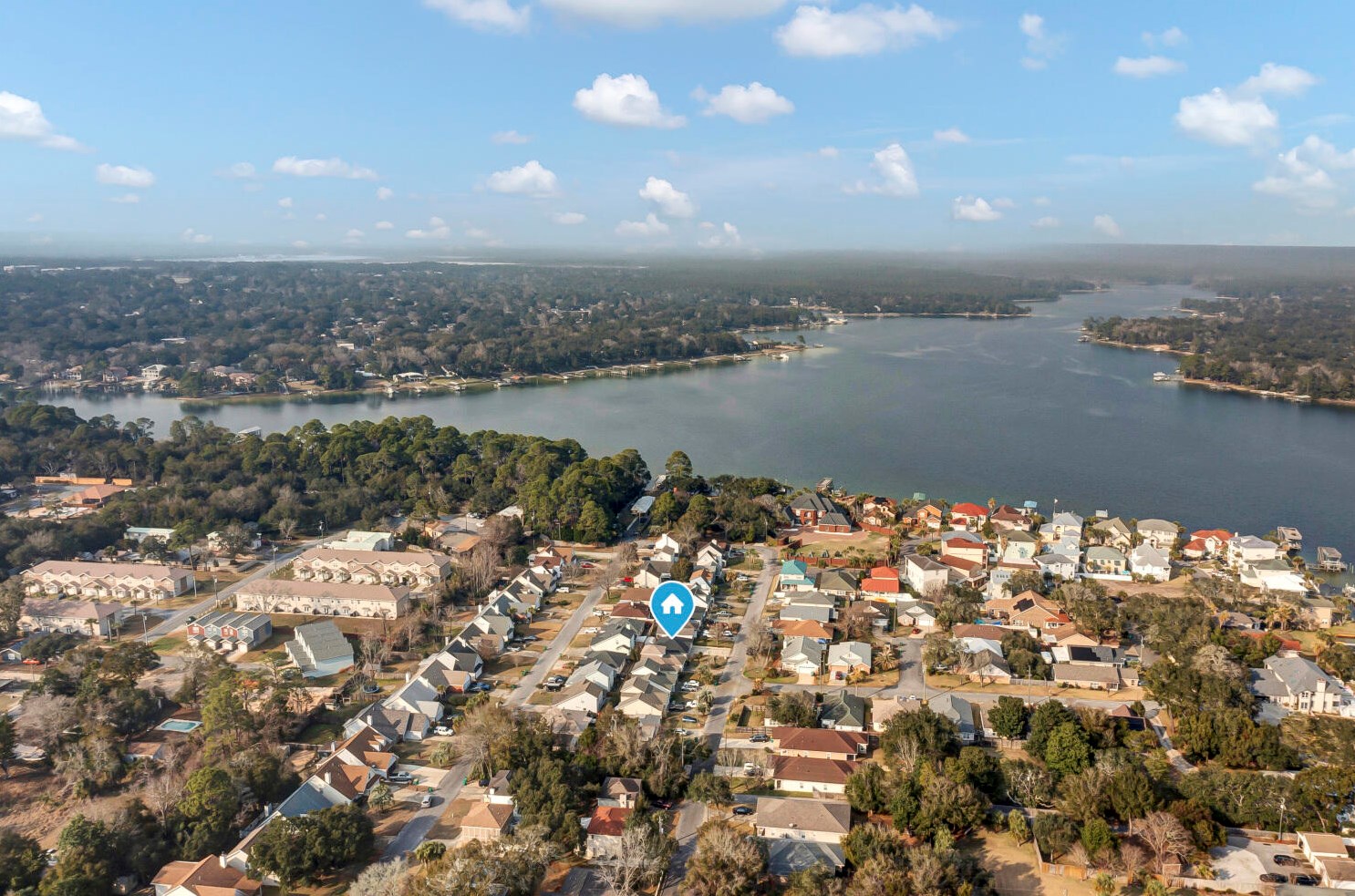 142 Beach Dr, Fort Walton Beach FL  32547-2467 exterior