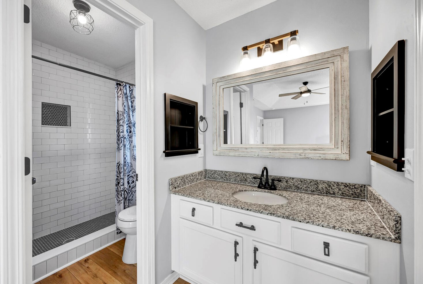 142 Beach Dr, Fort Walton Beach FL  32547-2467 exterior