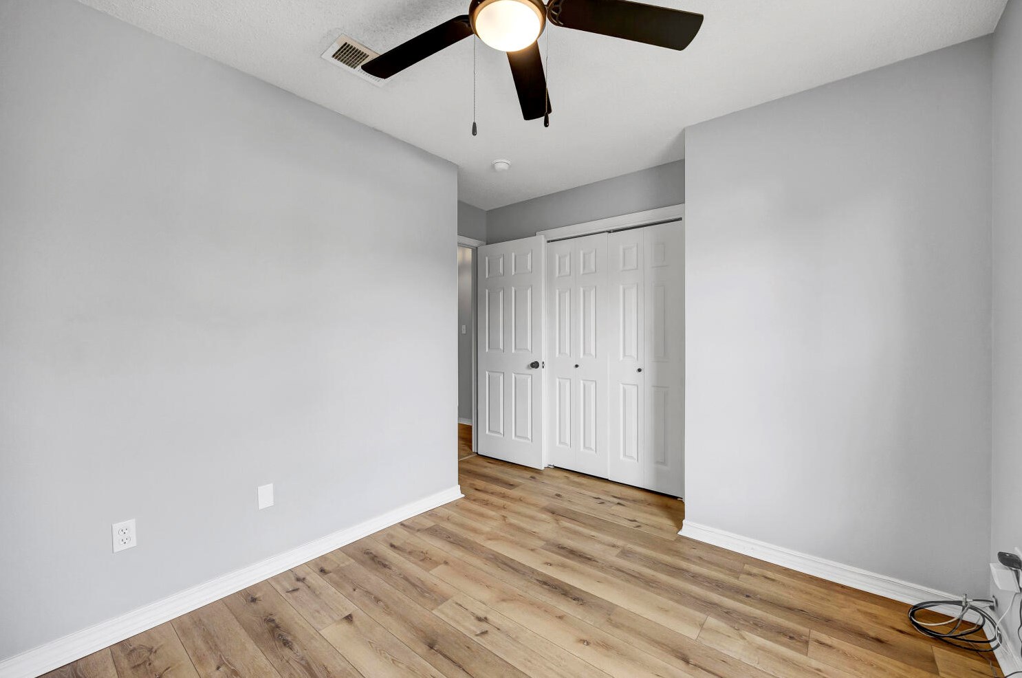 142 Beach Dr, Fort Walton Beach FL  32547-2467 exterior