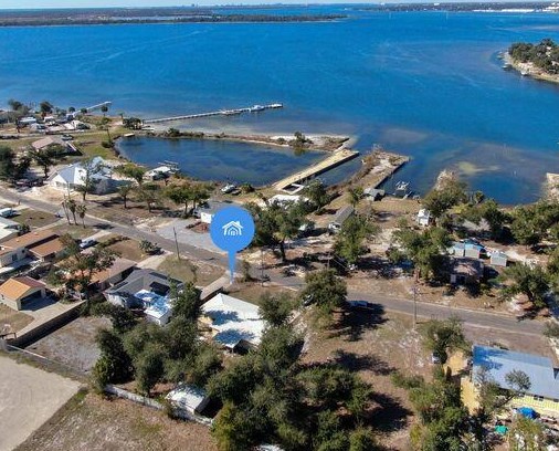 304 Blackshear Dr, Panama City FL  32404-7405 exterior