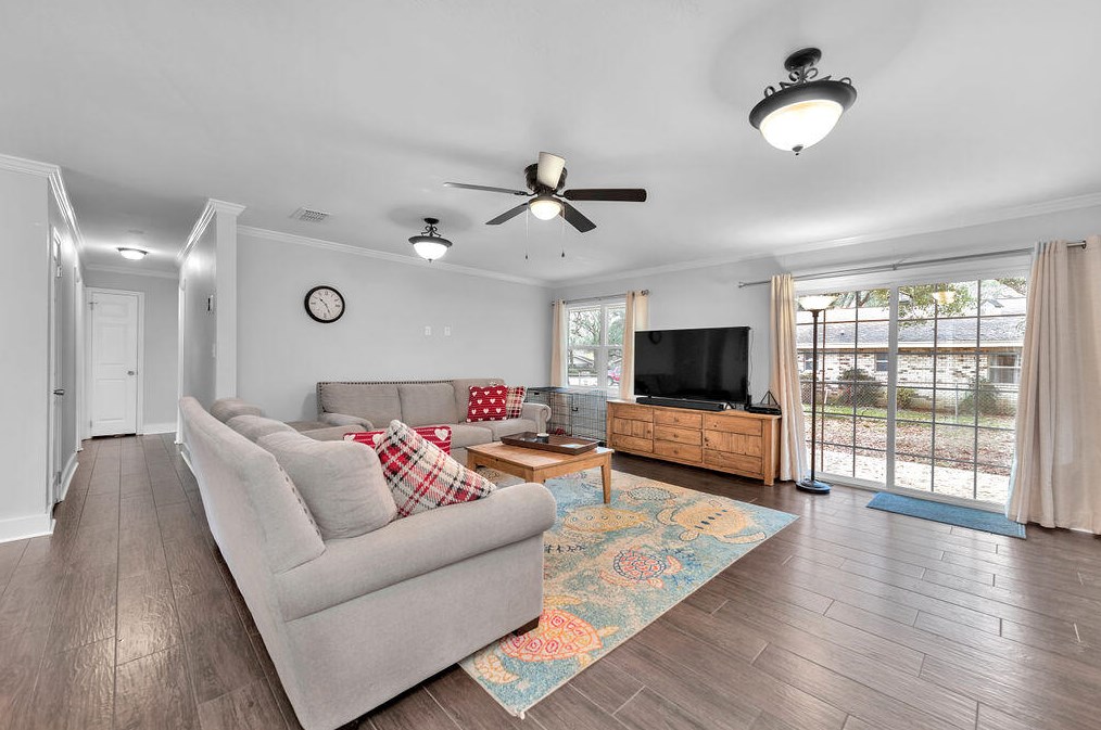 835 Palm Blvd, Niceville FL  32578-1256 exterior