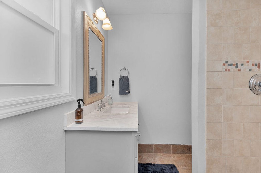 835 Palm Blvd, Niceville FL  32578-1256 exterior