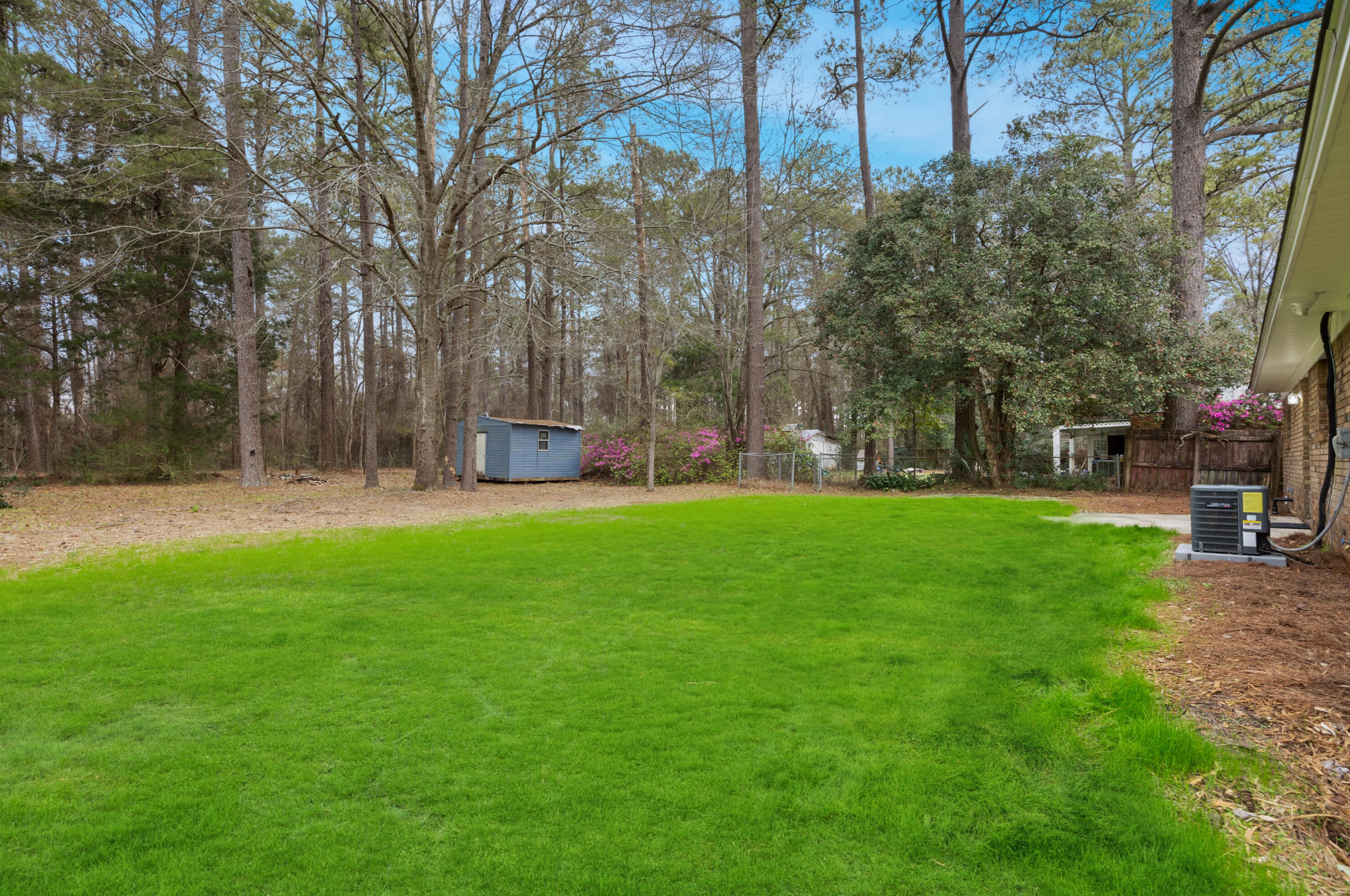 1512 Texas Pkwy, Crestview FL  32536-1630 exterior