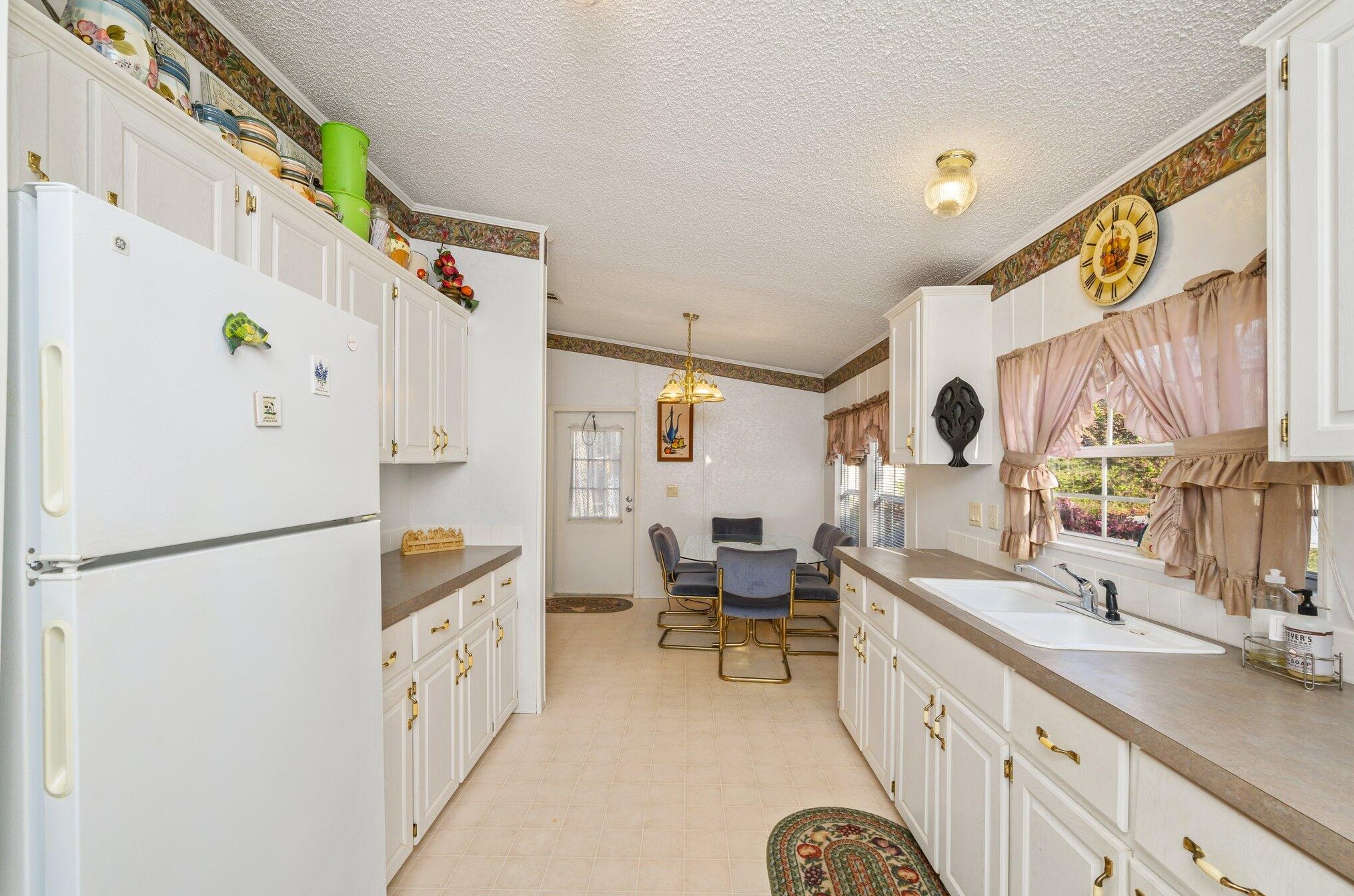 679 Squirrel Rd, Defuniak Springs, FL 32433