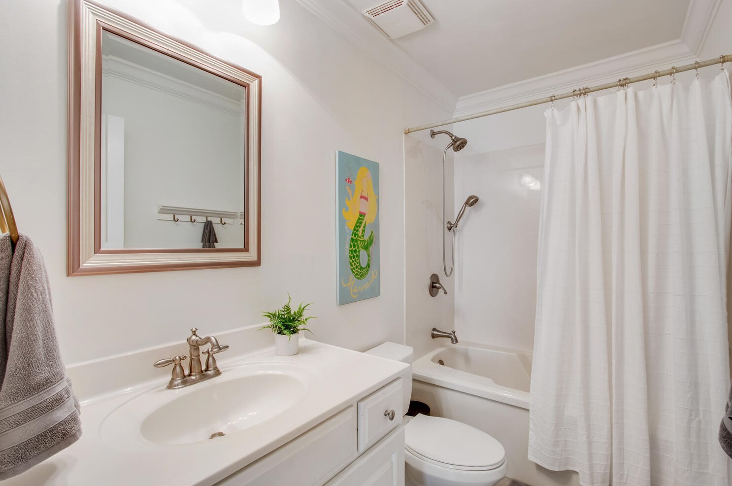 825 Fairway Lakes Dr, Niceville FL  32578-3843 exterior