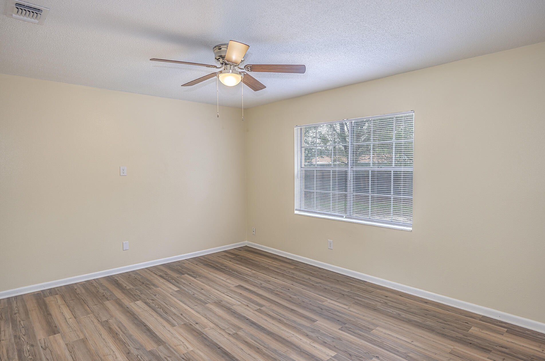 744 Mayflower Ave, Fort Walton Beach FL  32547-3175 exterior