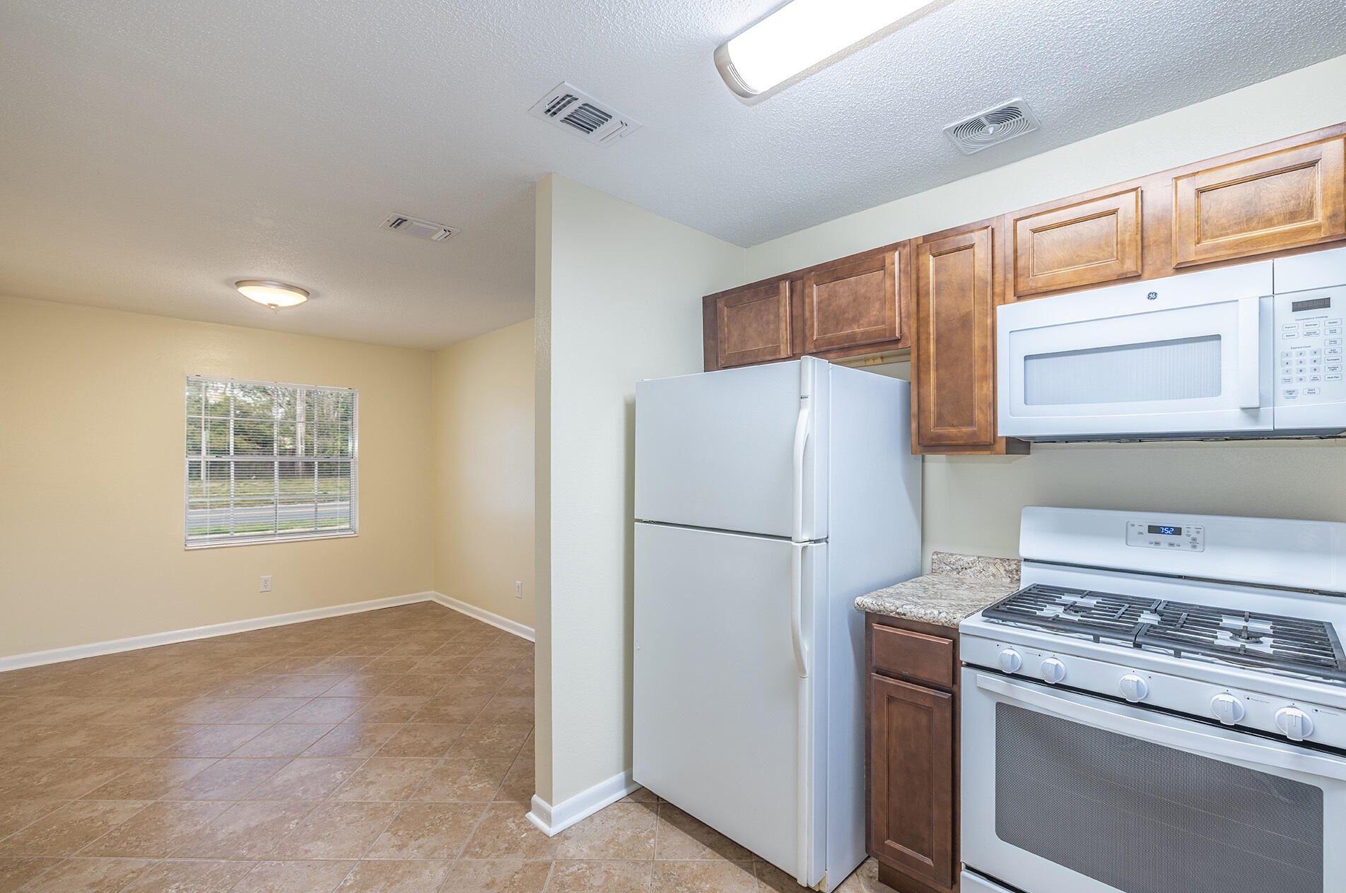 744 Mayflower Ave, Fort Walton Beach FL  32547-3175 exterior