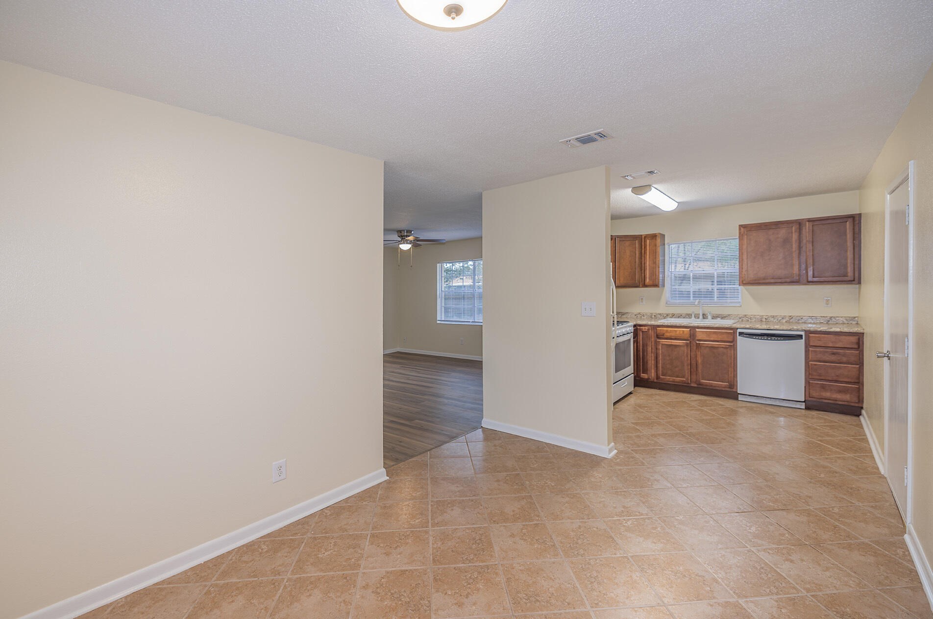 744 Mayflower Ave, Fort Walton Beach FL  32547-3175 exterior