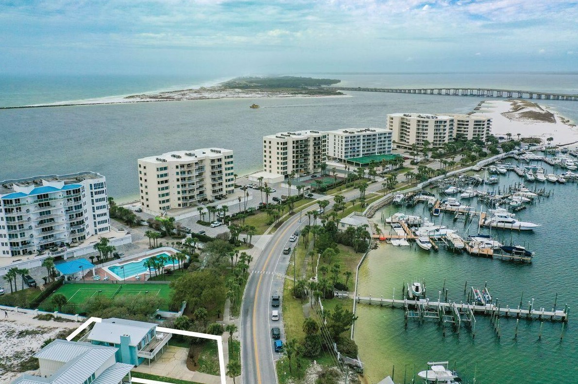 320 Gulf Shore Dr, Destin FL  32541-3090 exterior