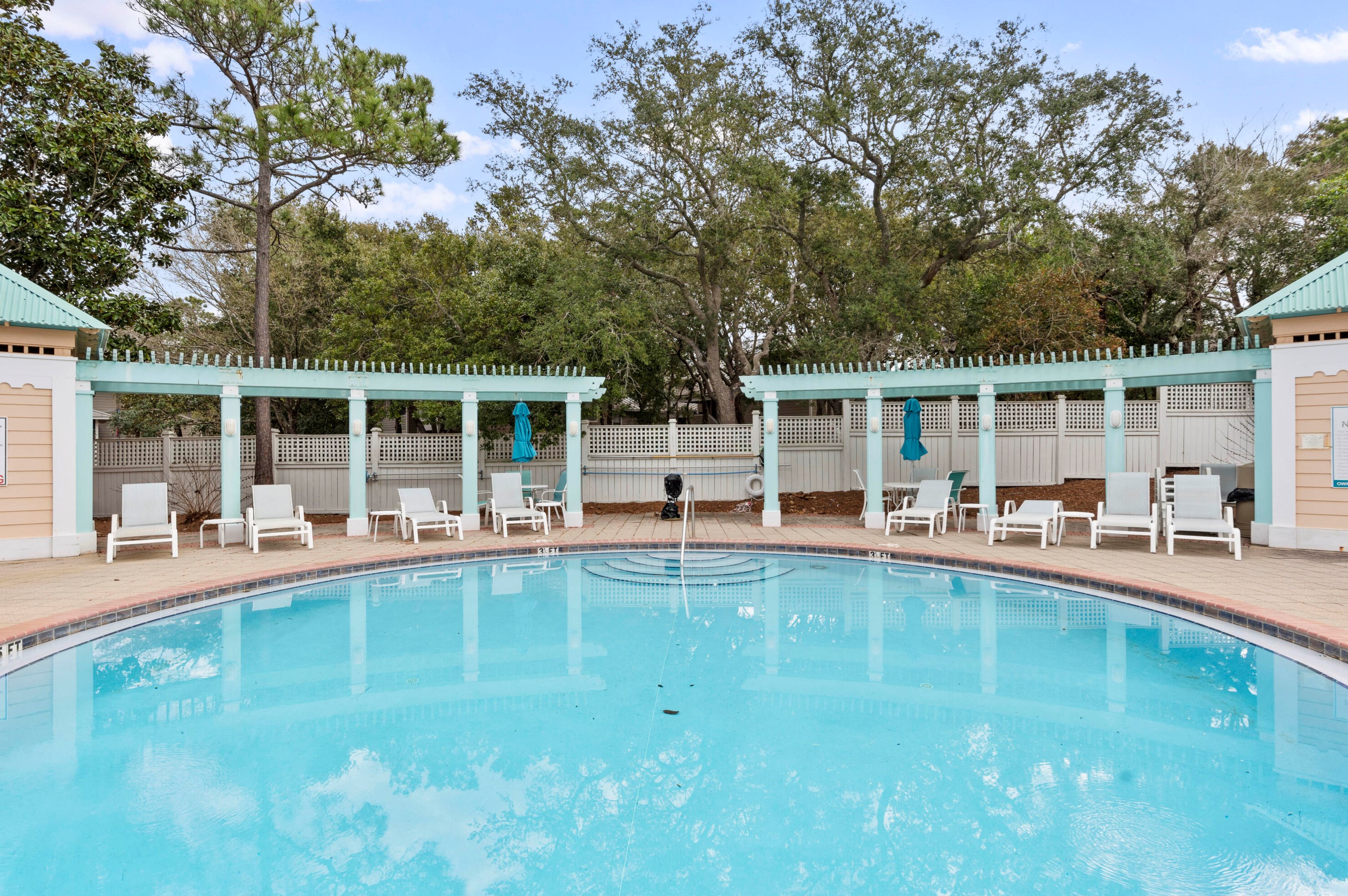 37 Rue Martine, Destin FL  32550-4909 exterior