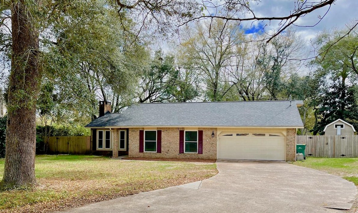 417 Baywood Dr, Niceville FL  32578-2902 exterior