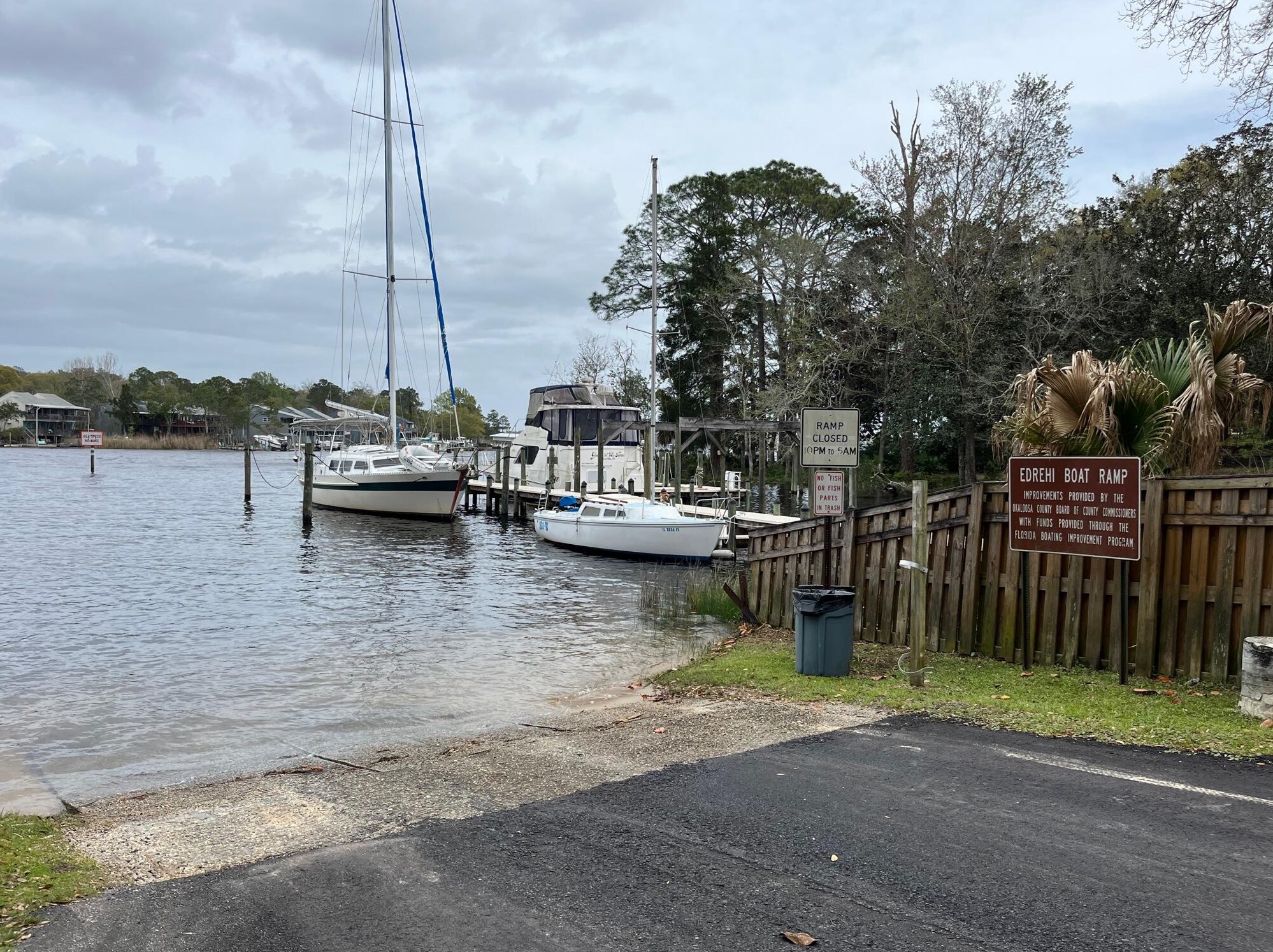 417 Baywood Dr, Niceville FL  32578-2902 exterior