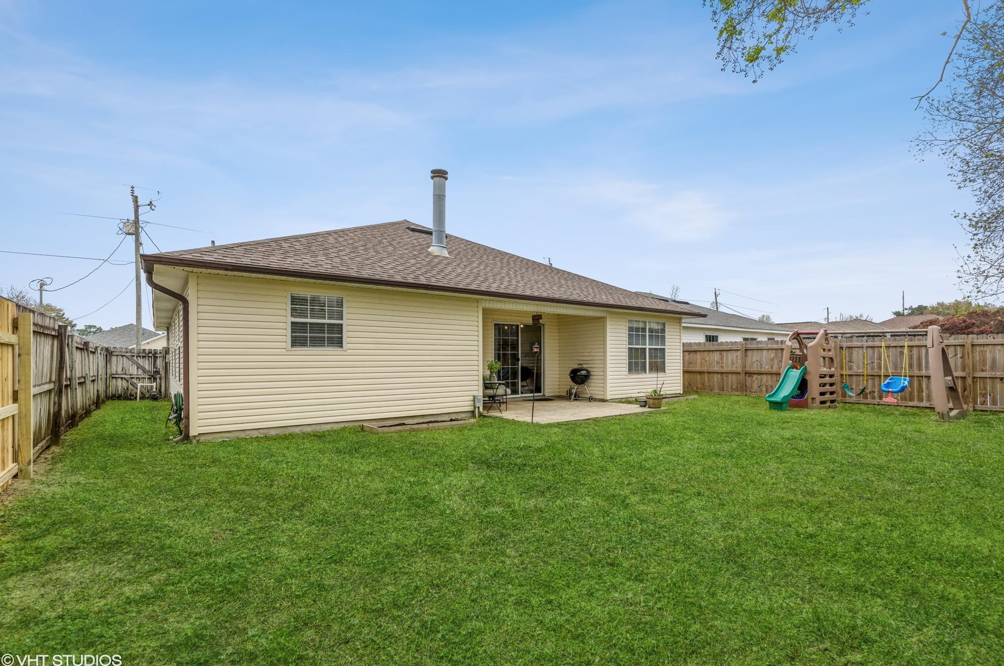 35 Kathleen Dr, Mary Esther FL  32569-2136 exterior