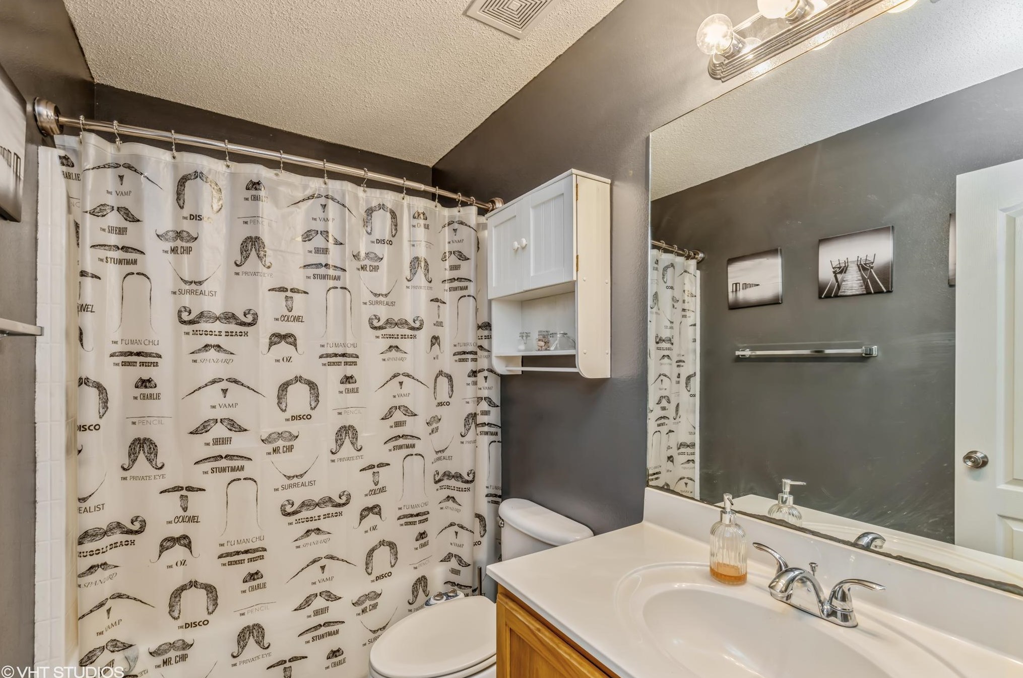 35 Kathleen Dr, Mary Esther FL  32569-2136 exterior