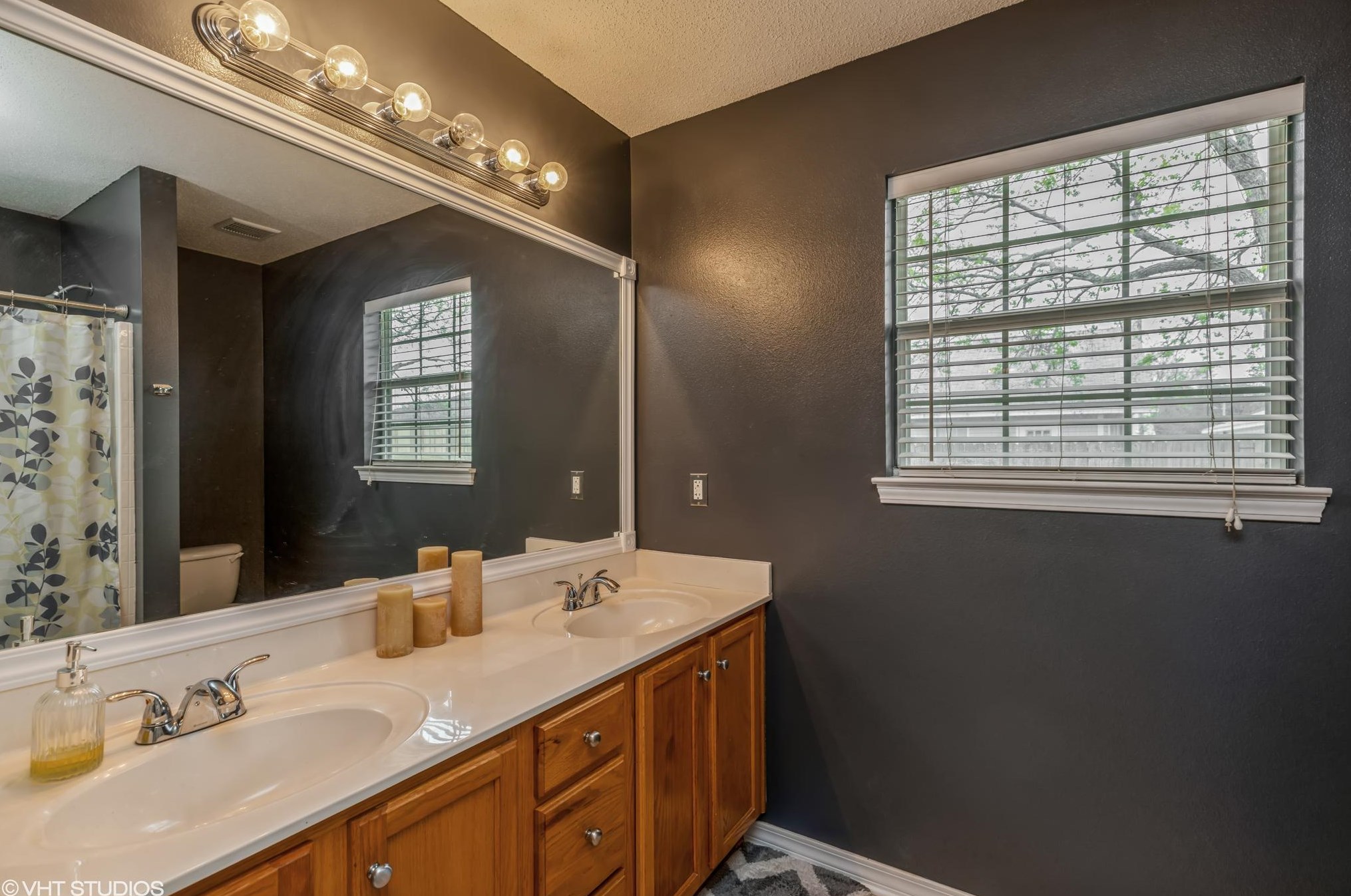 35 Kathleen Dr, Mary Esther FL  32569-2136 exterior