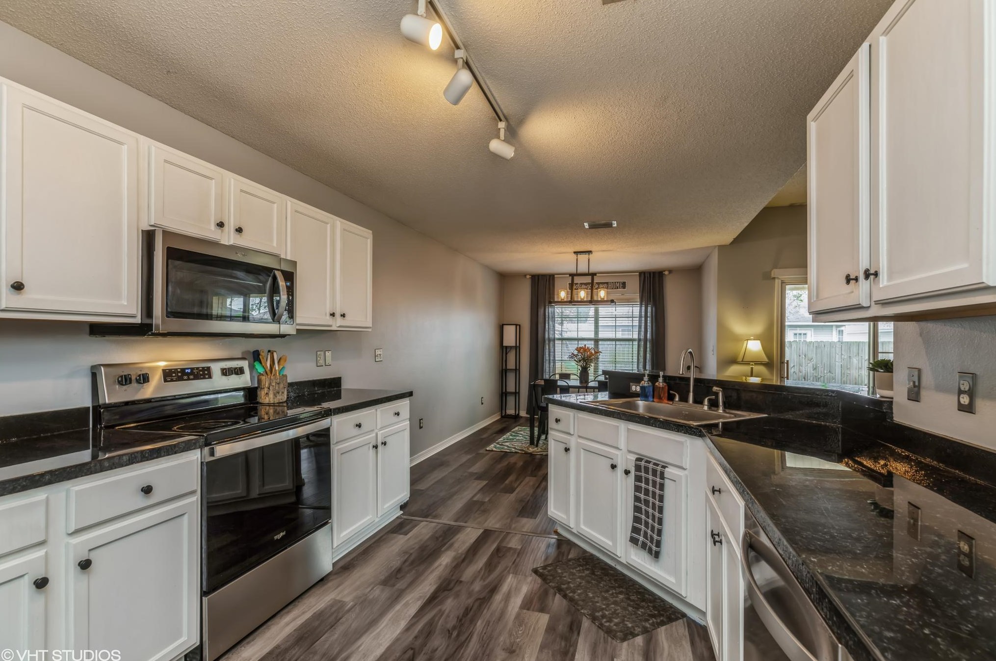 35 Kathleen Dr, Mary Esther FL  32569-2136 exterior