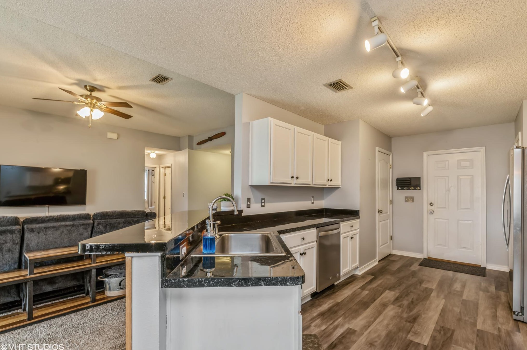 35 Kathleen Dr, Mary Esther FL  32569-2136 exterior