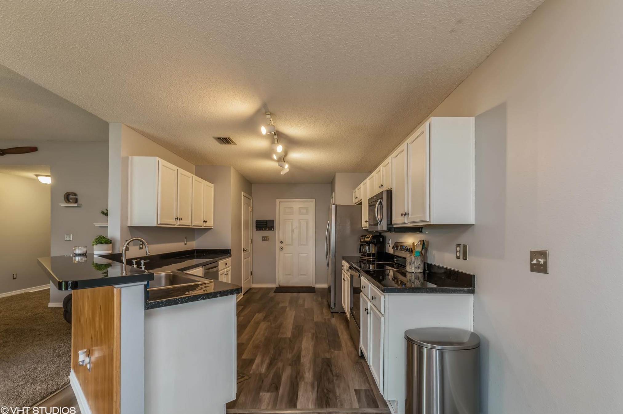 35 Kathleen Dr, Mary Esther FL  32569-2136 exterior