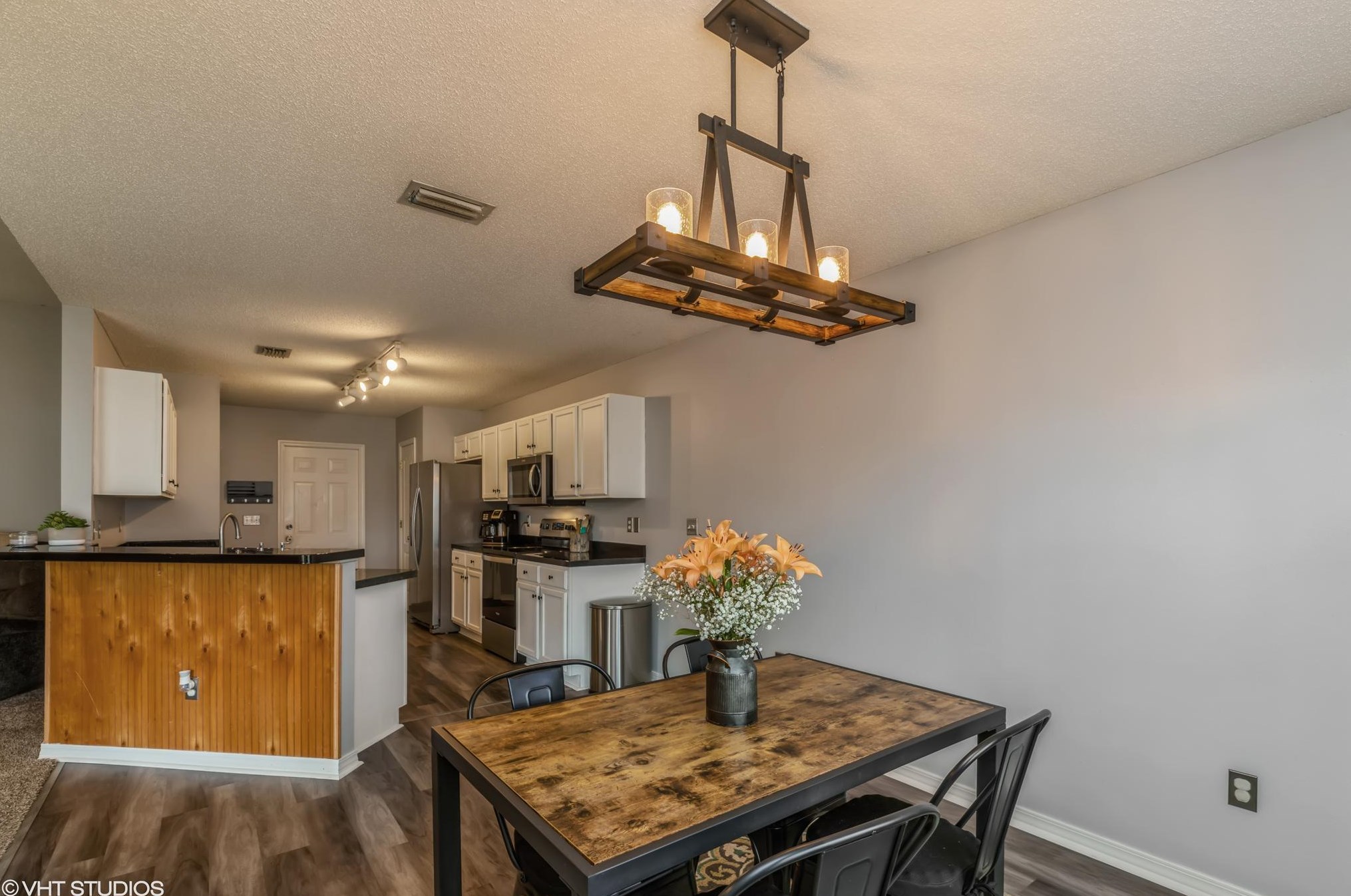 35 Kathleen Dr, Mary Esther FL  32569-2136 exterior