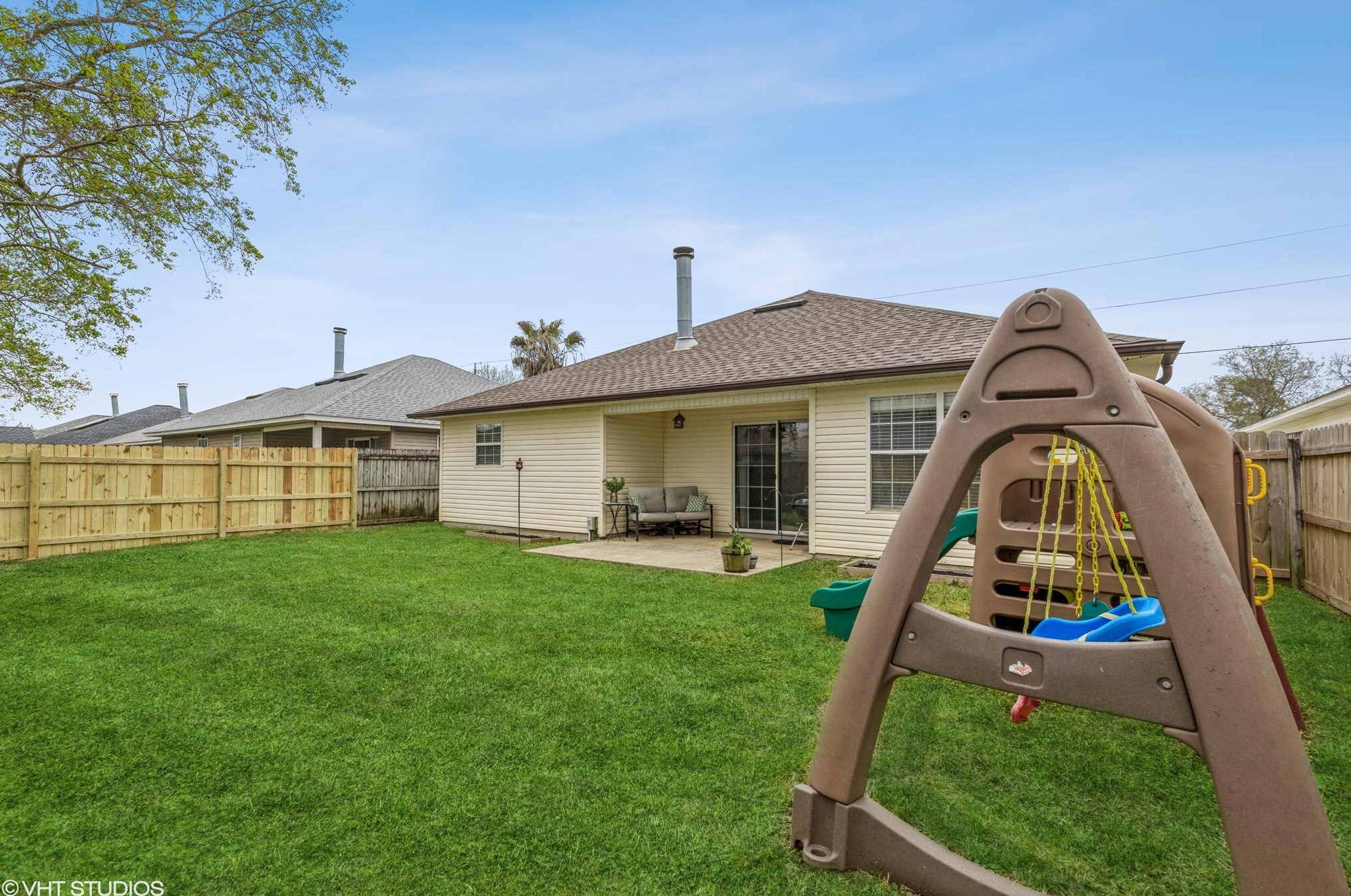 35 Kathleen Dr, Mary Esther FL  32569-2136 exterior