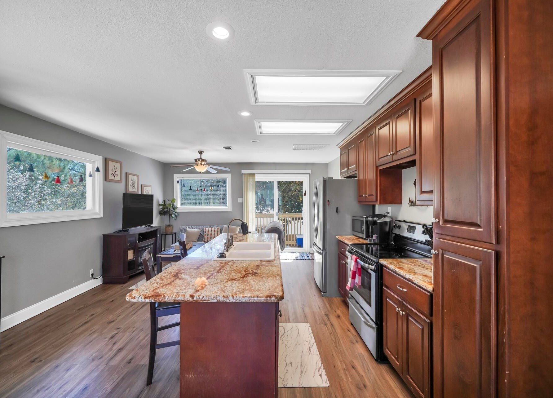 3049 Highway 98, Mary Esther FL  32569-1367 exterior