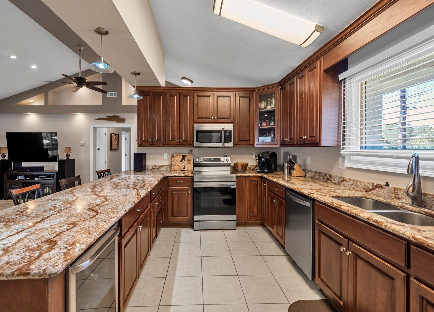 3049 Highway 98, Mary Esther FL  32569-1367 exterior