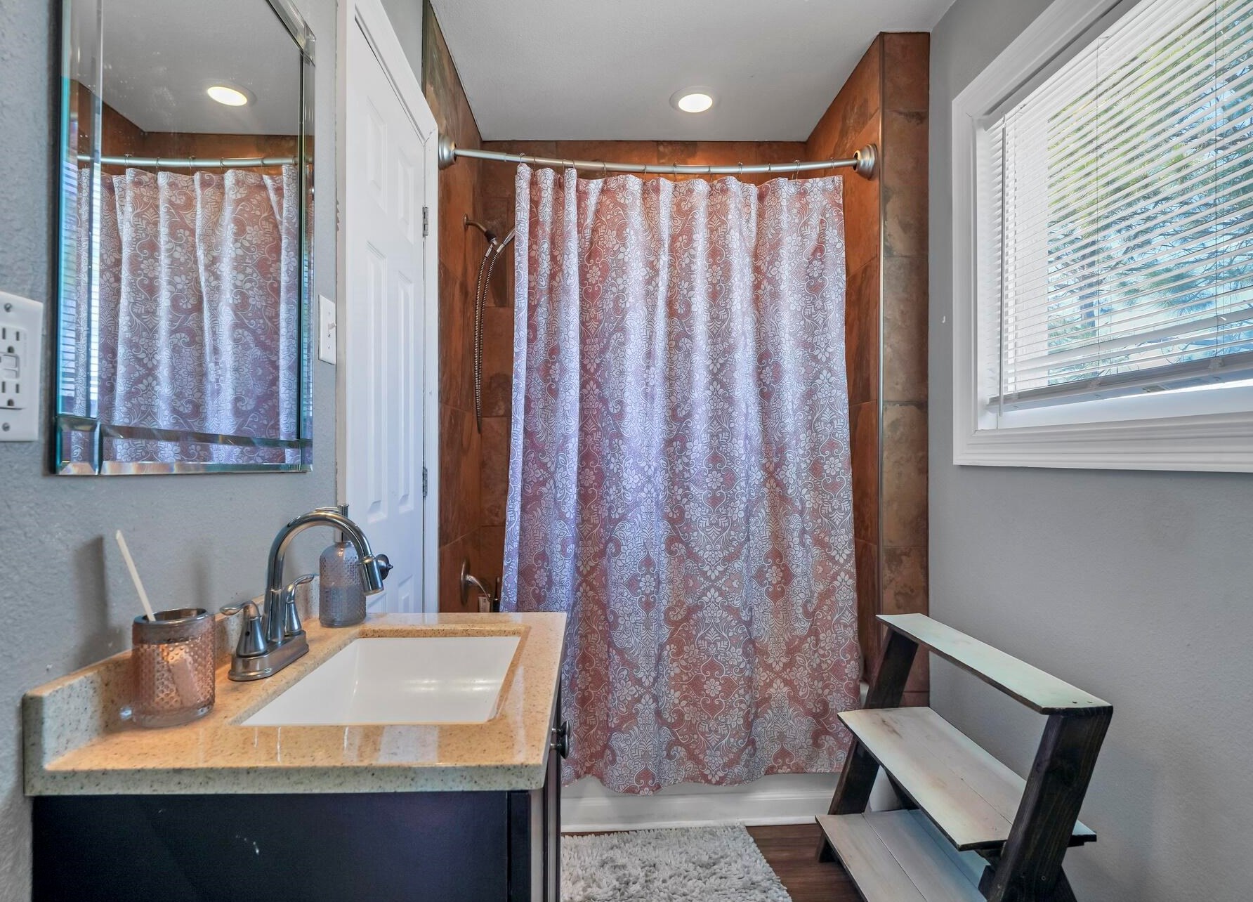 3049 Highway 98, Mary Esther FL  32569-1367 exterior