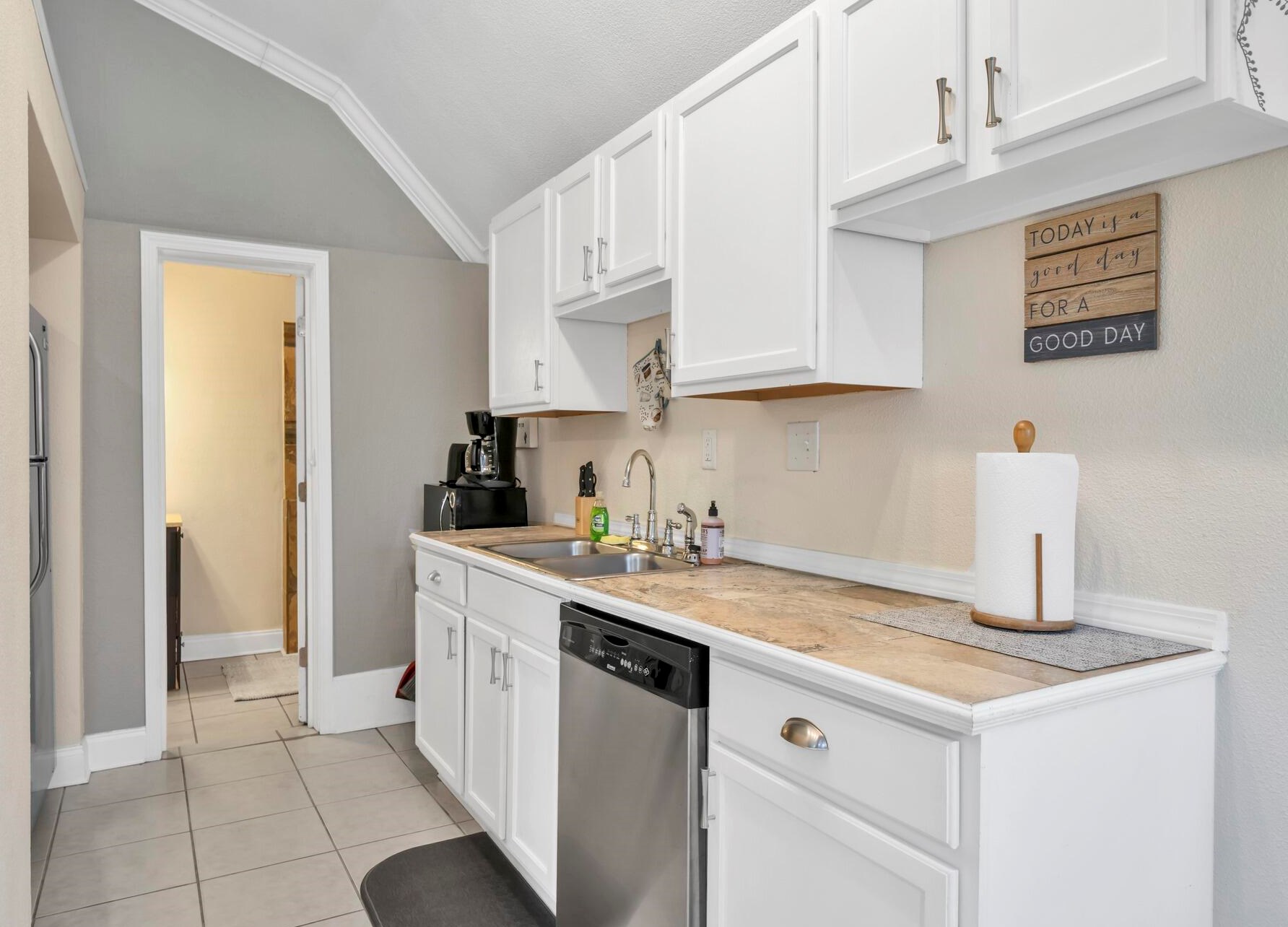 3049 Highway 98, Mary Esther FL  32569-1367 exterior