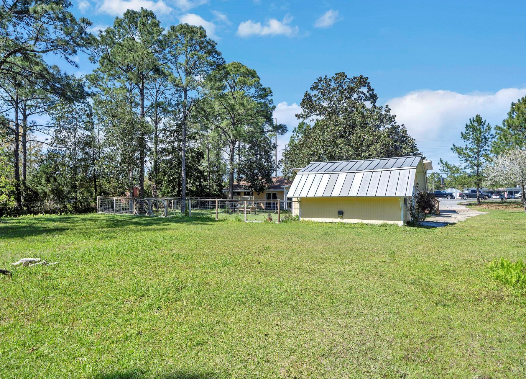 3049 Highway 98, Mary Esther FL  32569-1367 exterior