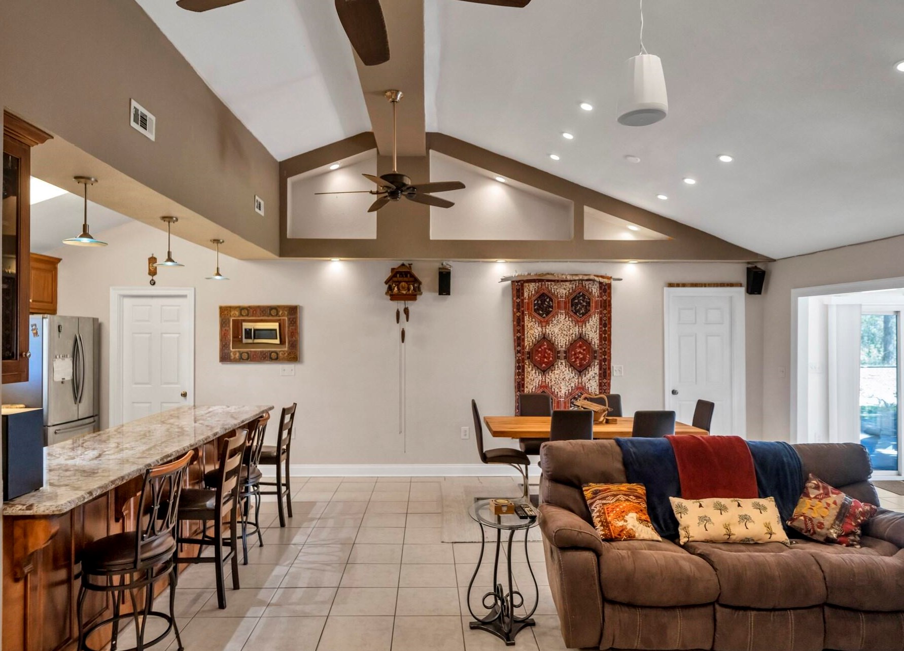 3049 Highway 98, Mary Esther FL  32569-1367 exterior