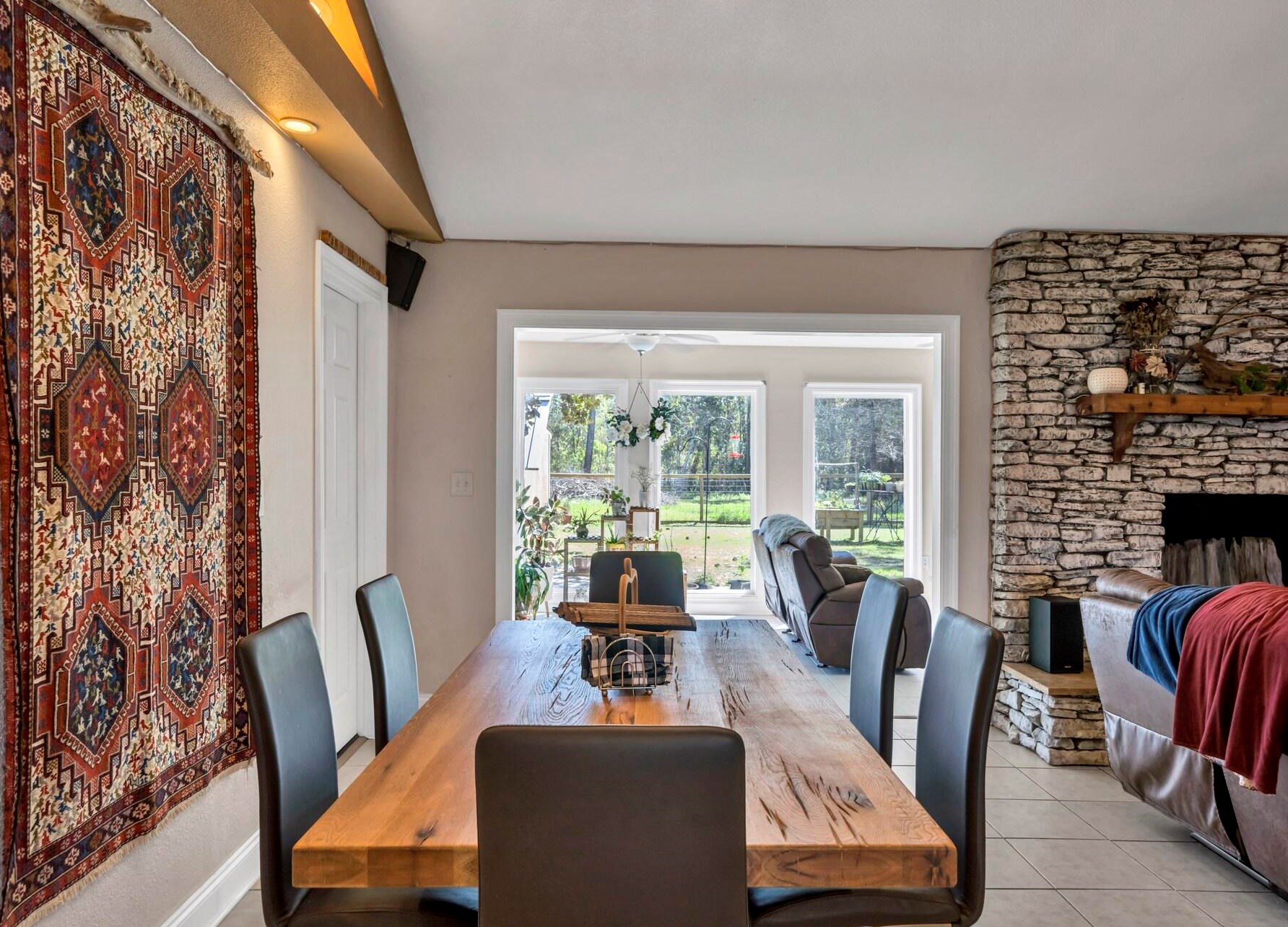 3049 Highway 98, Mary Esther FL  32569-1367 exterior