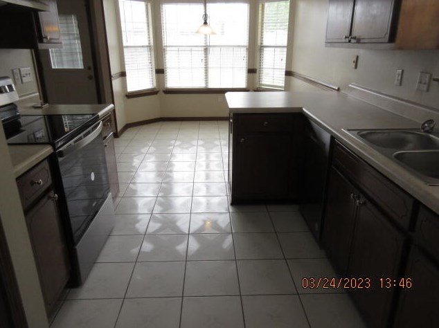 470 Sandy Ridge Cir, Mary Esther FL  32569-2112 exterior