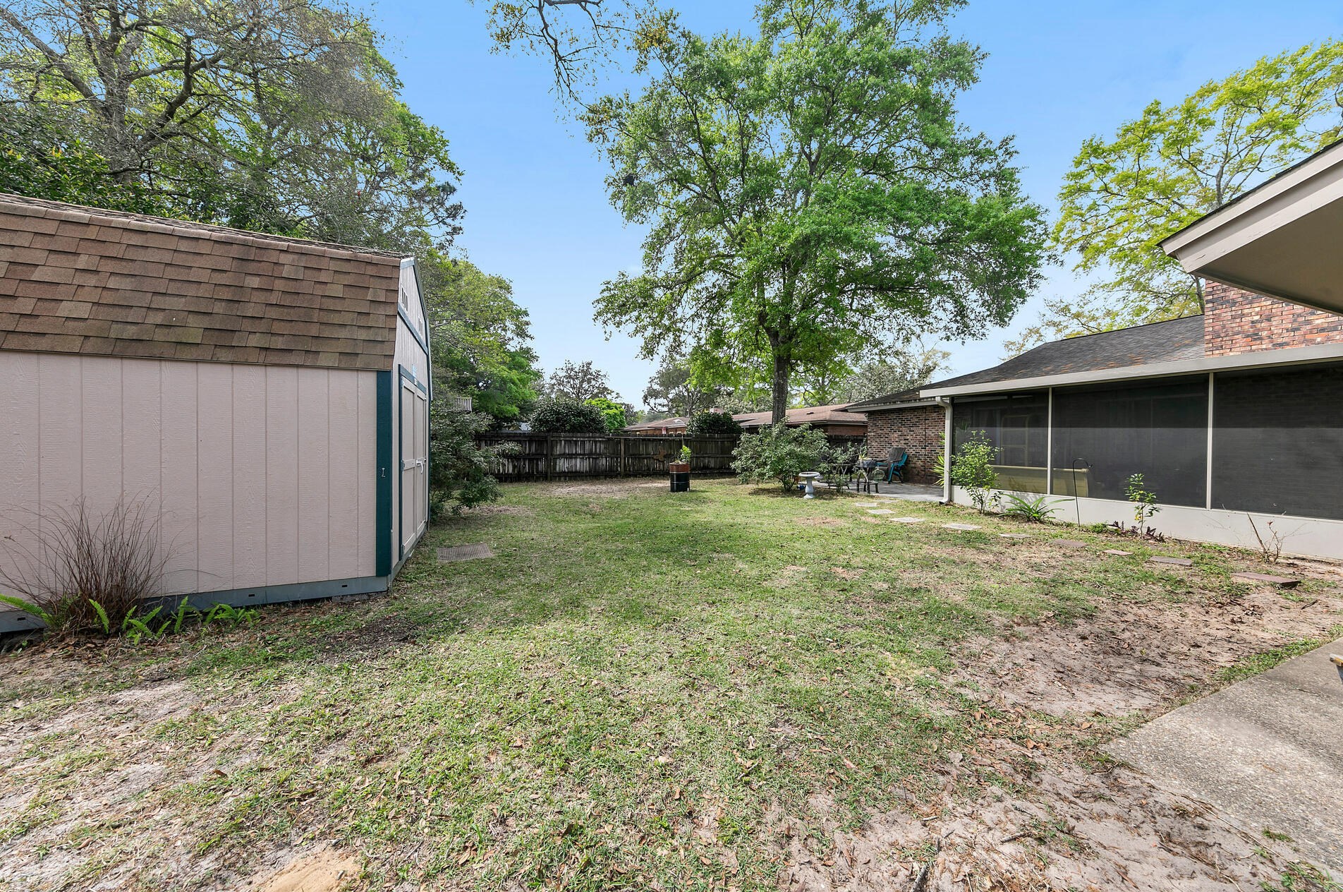 20 Cambridge Ave, Fort Walton Beach FL  32547-1726 exterior