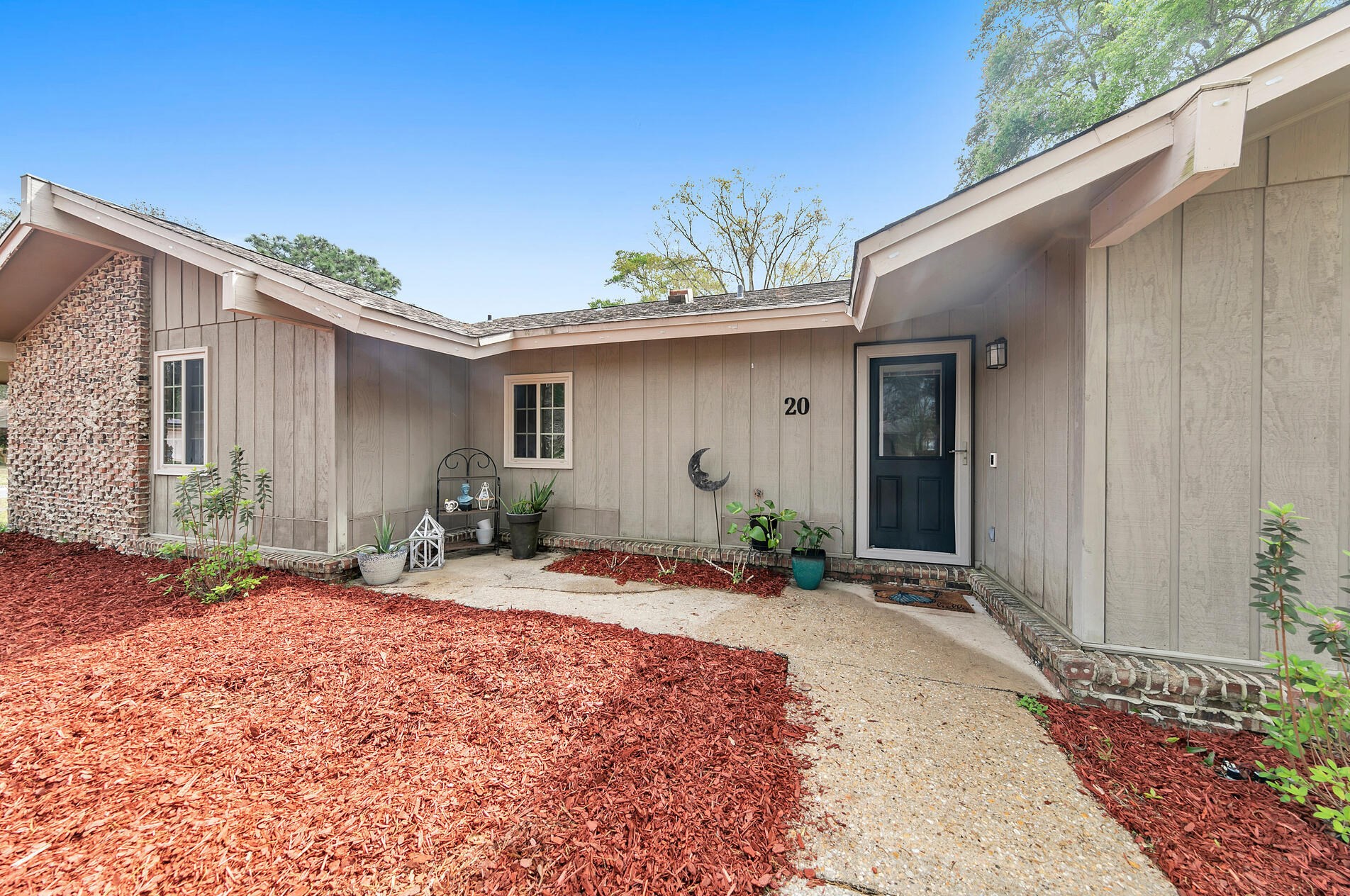 20 Cambridge Ave, Fort Walton Beach FL  32547-1726 exterior