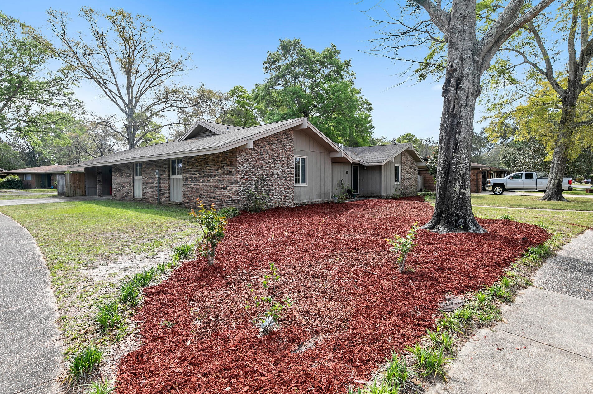 20 Cambridge Ave, Fort Walton Beach FL  32547-1726 exterior