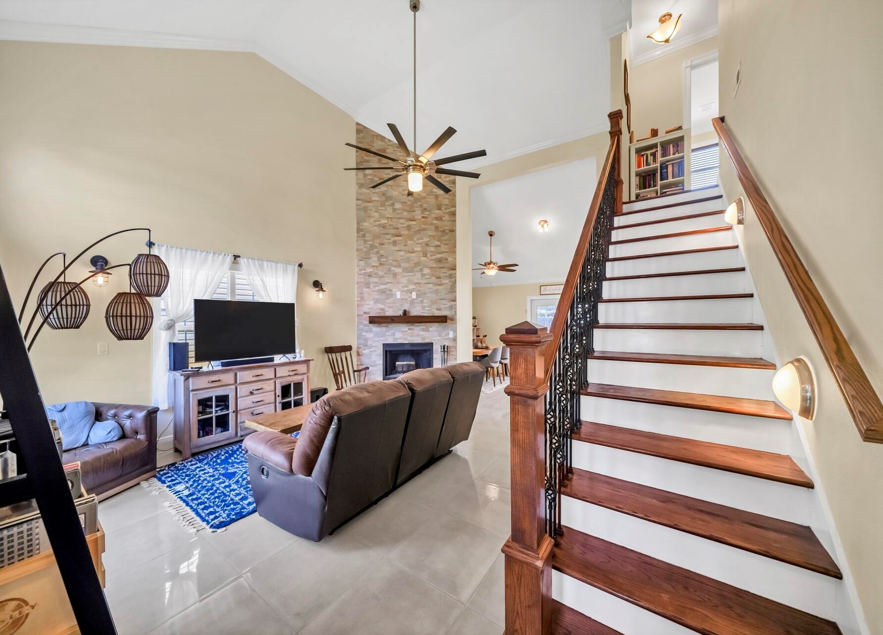 422 Sandy Ridge Cir, Mary Esther FL  32569-2112 exterior