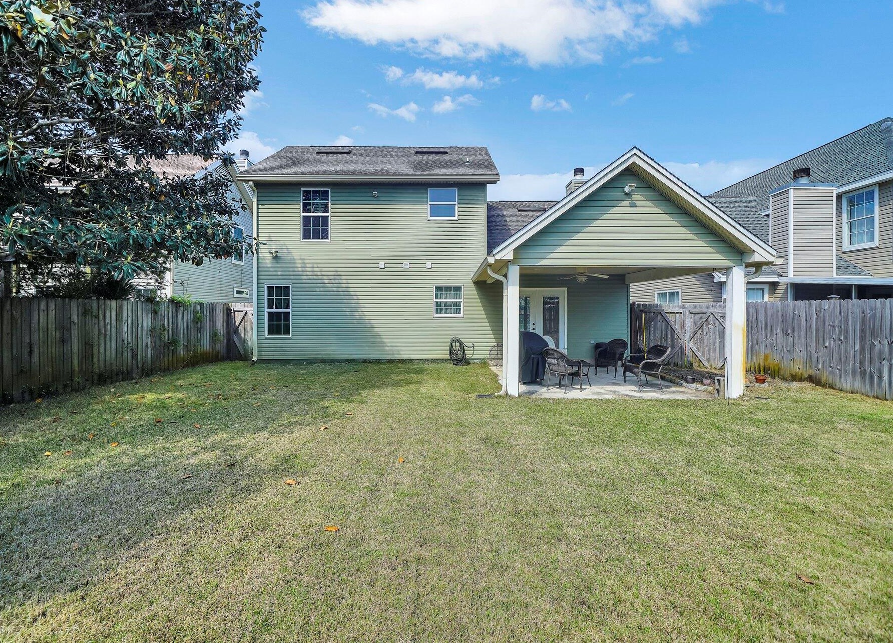 422 Sandy Ridge Cir, Mary Esther FL  32569-2112 exterior