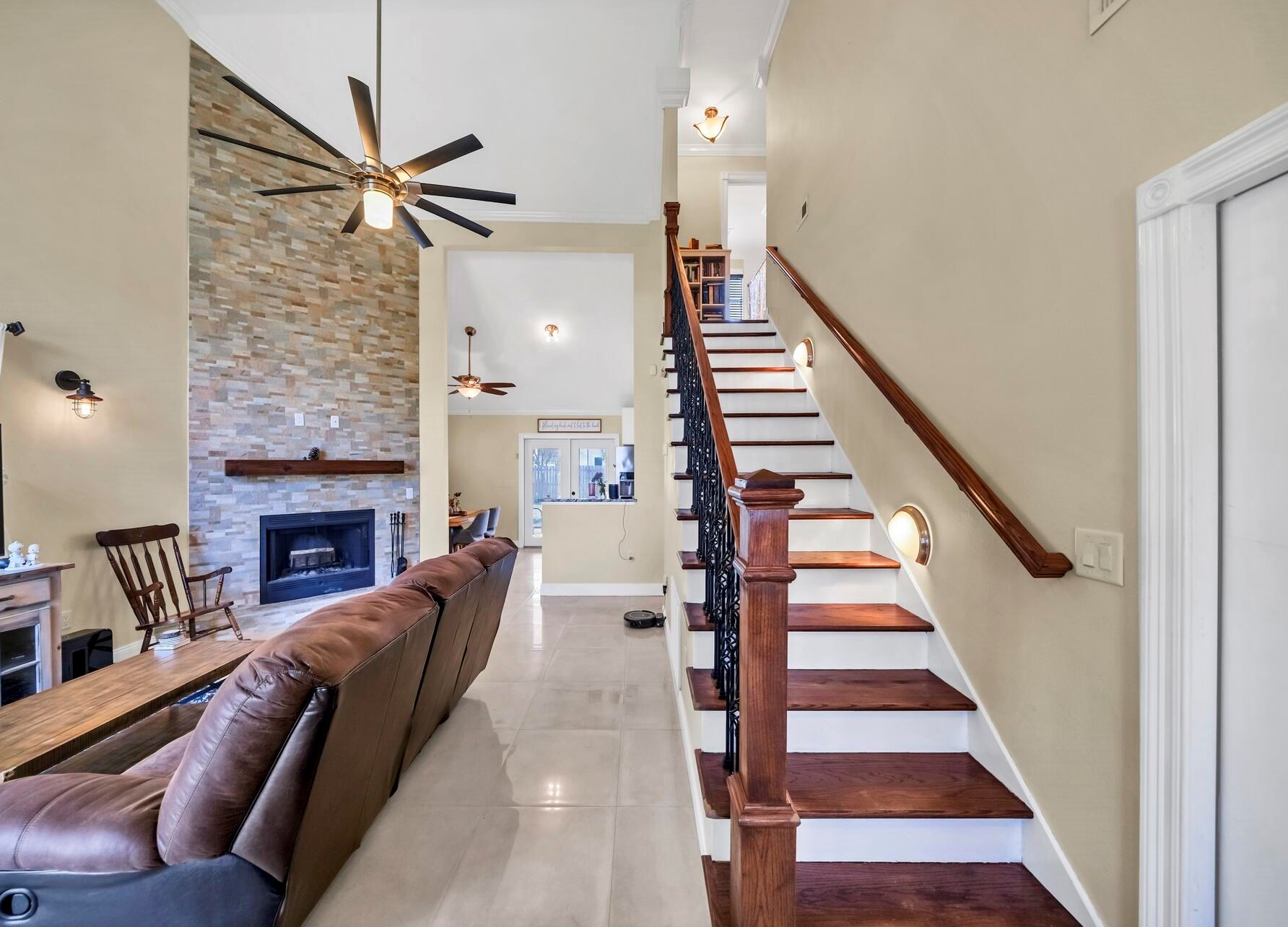 422 Sandy Ridge Cir, Mary Esther FL  32569-2112 exterior