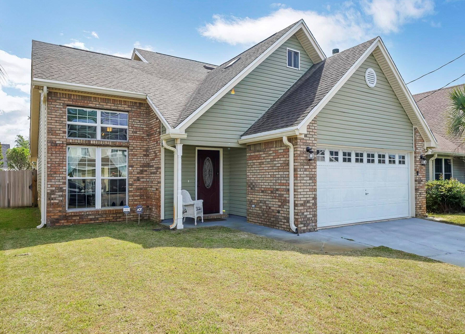 422 Sandy Ridge Cir, Mary Esther FL  32569-2112 exterior