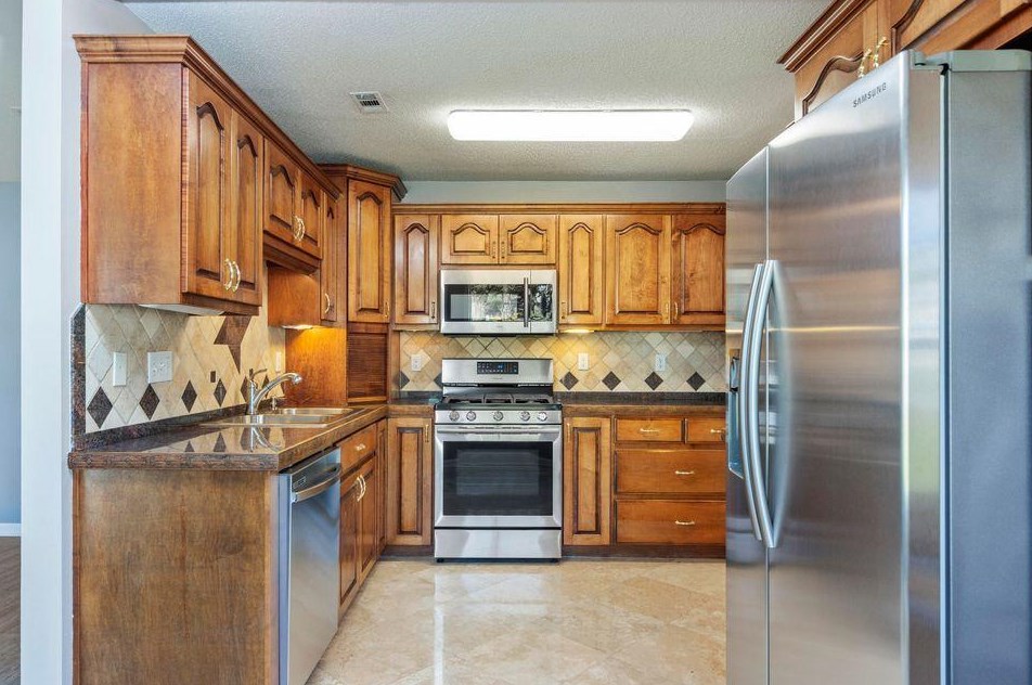 108 Walker Cir, Crestview FL  32539-8336 exterior