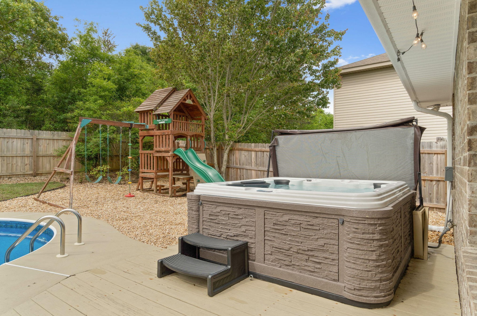 307 Gauntlet Dr, Crestview FL  32539-4366 exterior