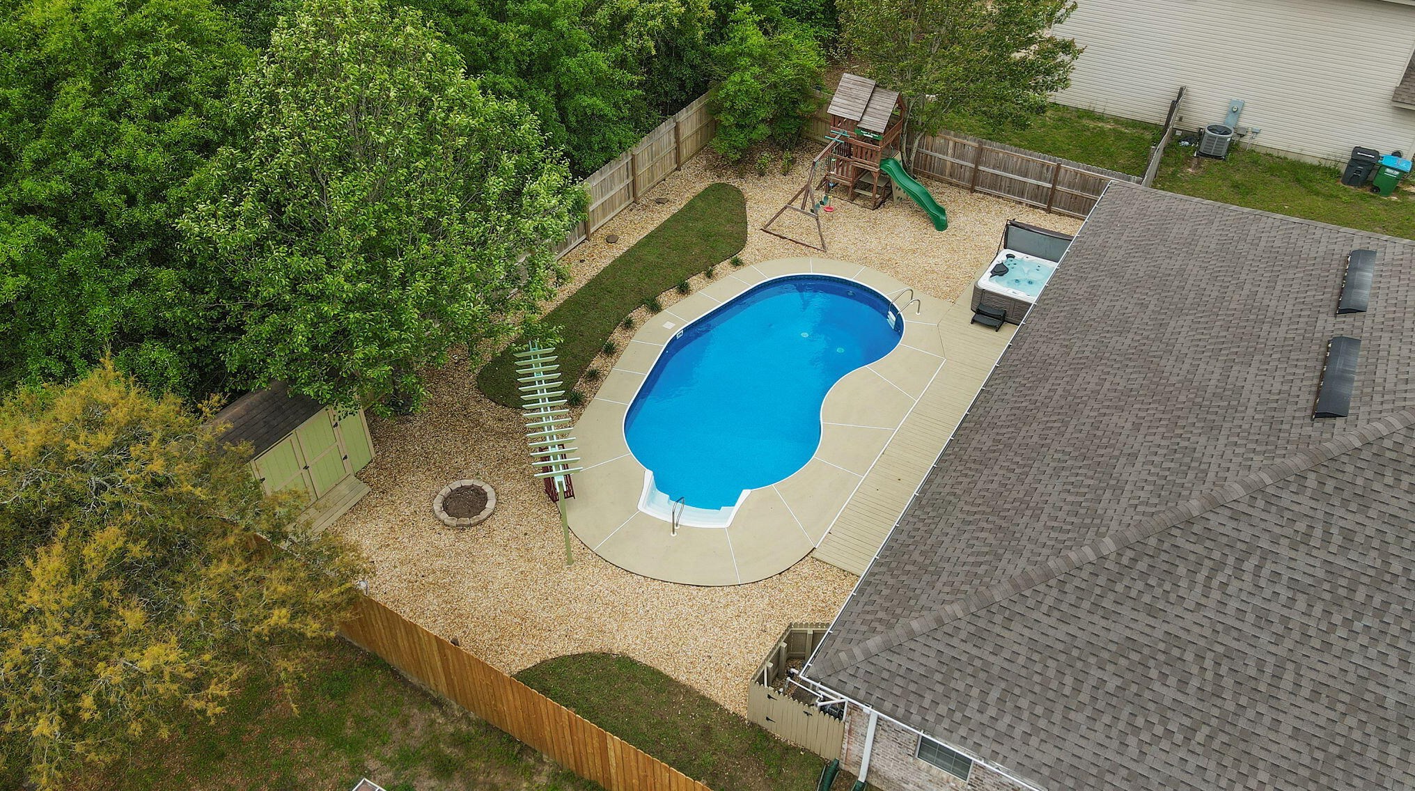307 Gauntlet Dr, Crestview FL  32539-4366 exterior