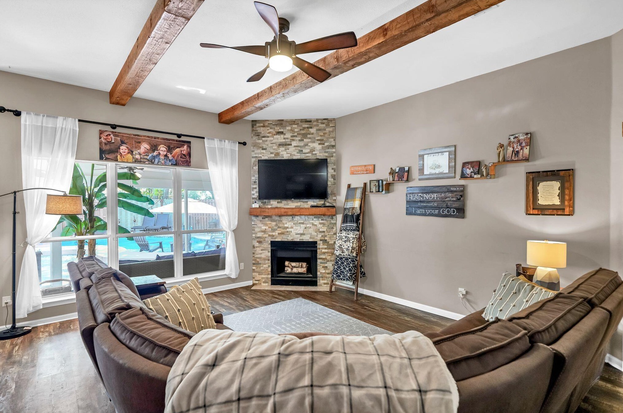 1617 Myrtlewood Ln, Niceville FL  32578-8800 exterior