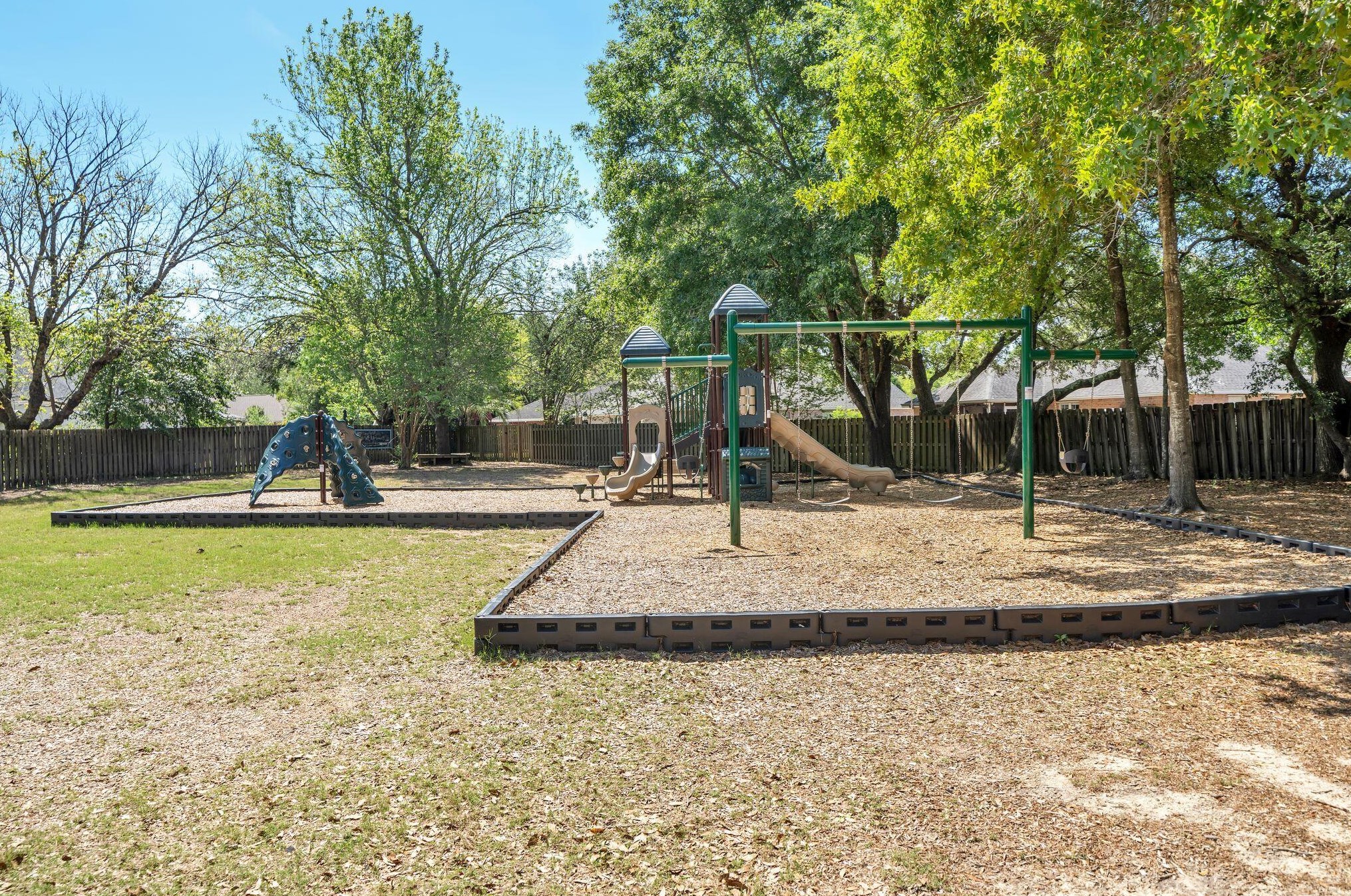 1617 Myrtlewood Ln, Niceville FL  32578-8800 exterior